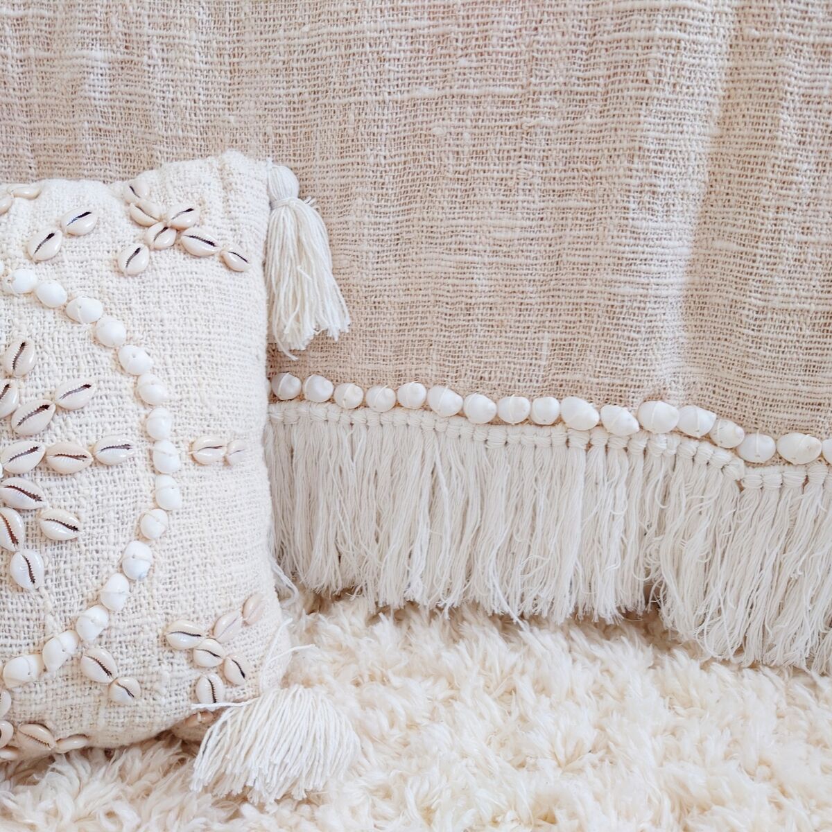 White Aussa plaid with fringe and shells