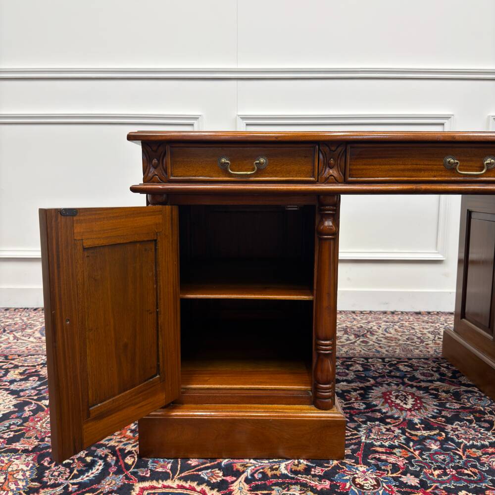 Classic English Desk Brown Leather