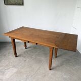 Extendable farmhouse table in oak