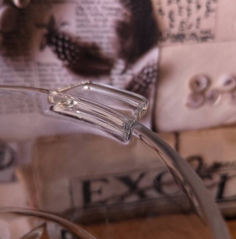 Beautiful cut glass ice bucket of vintage French quality with fixed handles 4502.