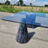 Vintage sculptural coffee table in marble and glass from the 80s