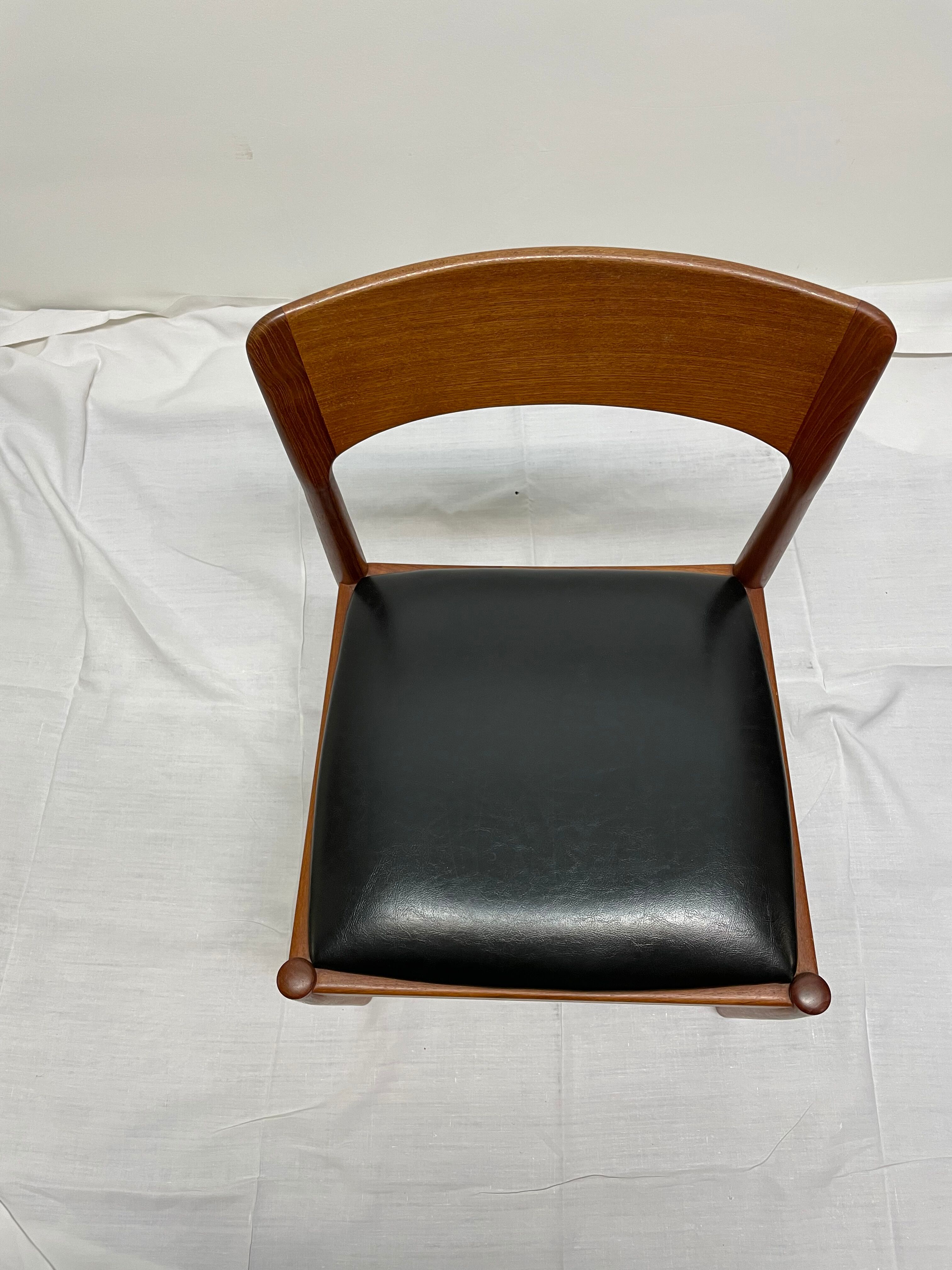 Suite of 6 very beautiful chairs Henning Kjaernulf, ks danemark