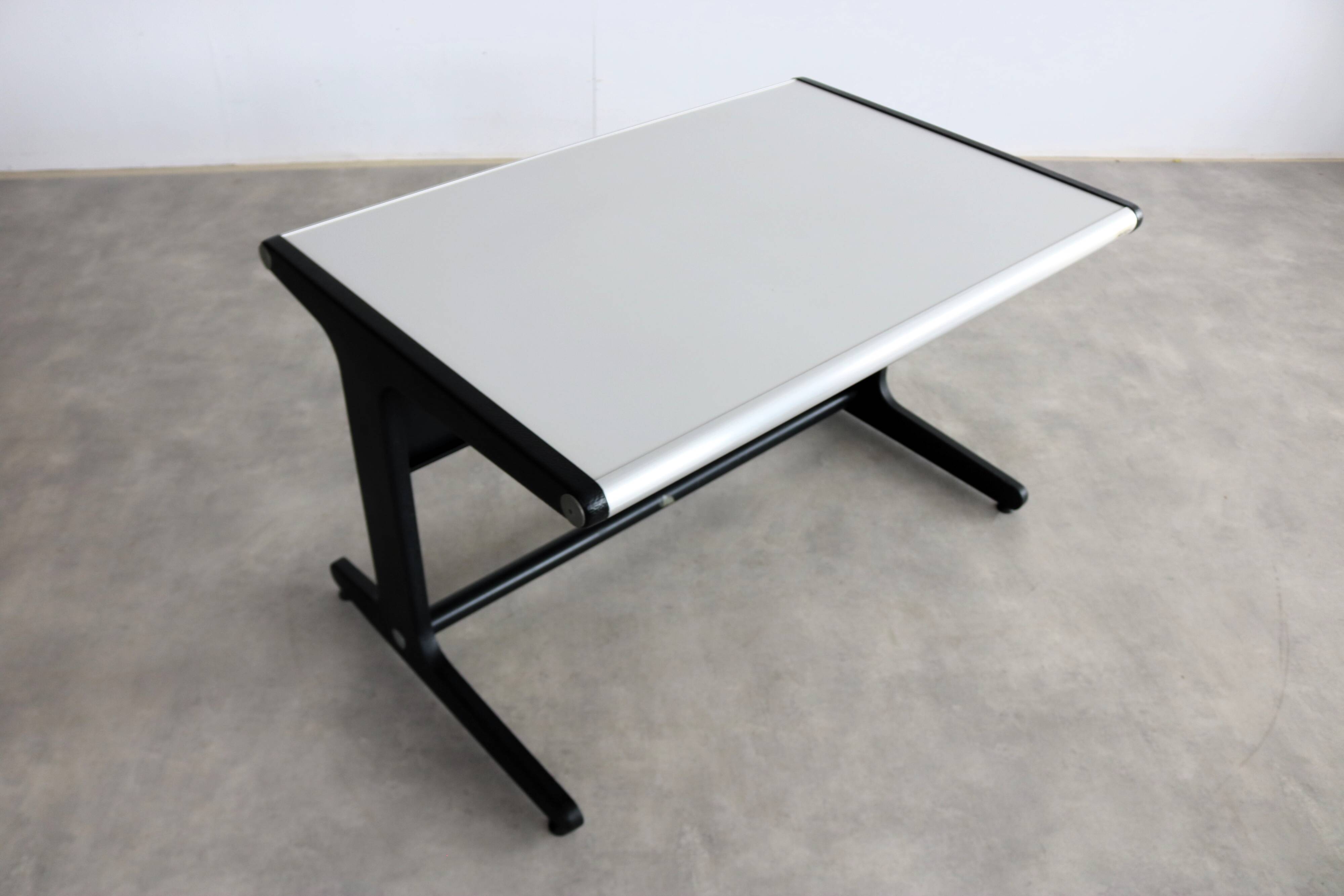 vintage desk | table | 70's | Hillebrand