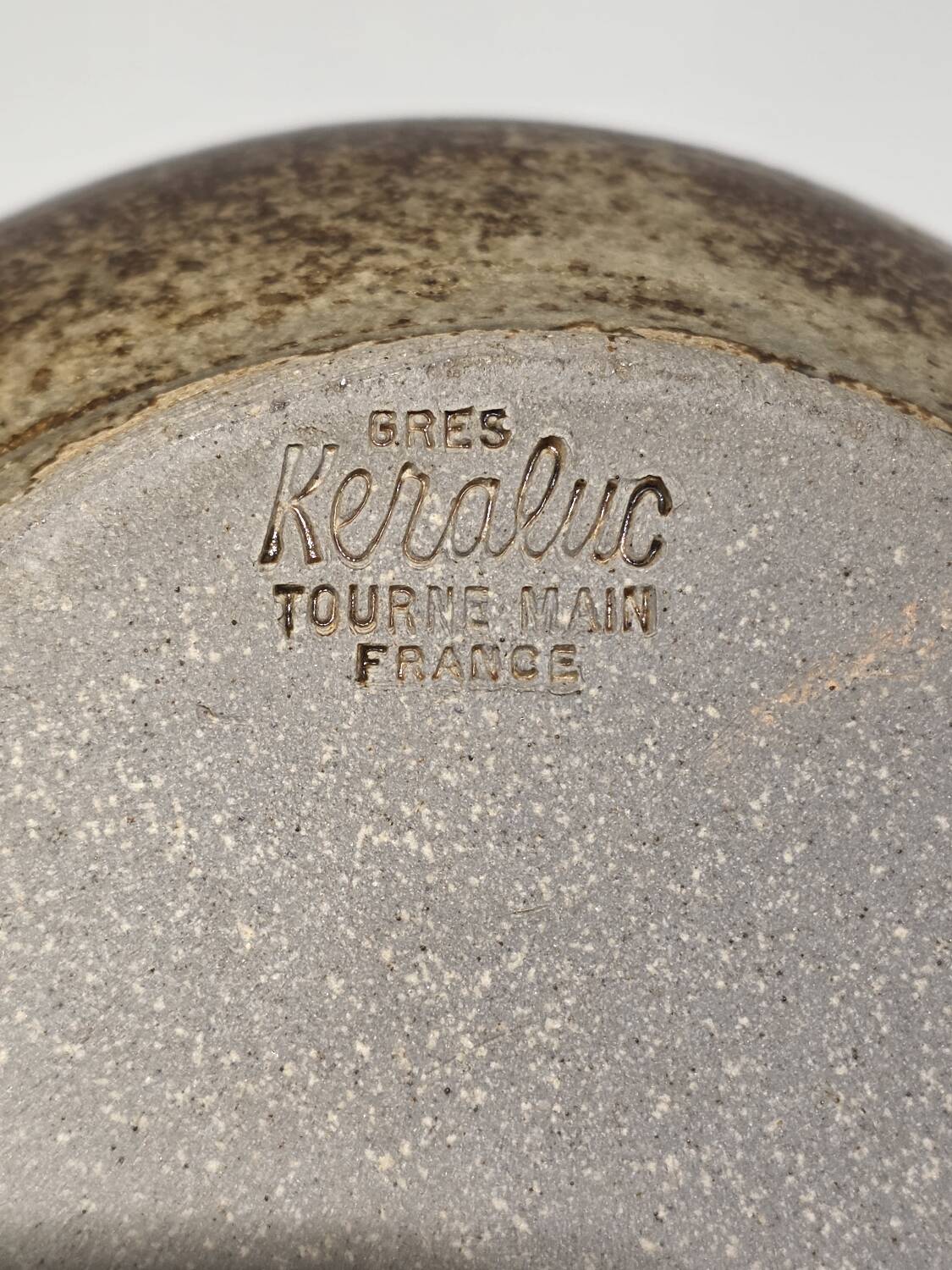 Speckled stoneware flower vase by Keraluc