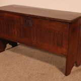 Oak Saber Chest Circa 1600