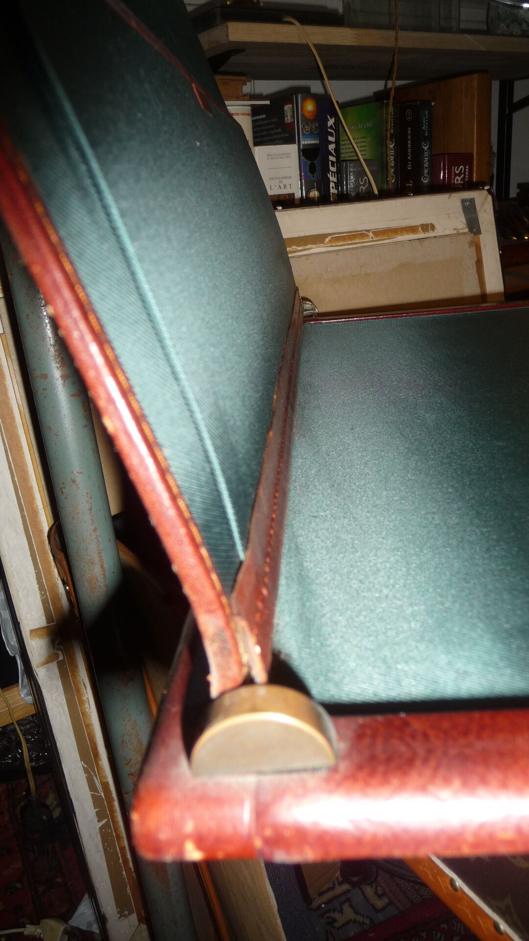 Handy vintage leather