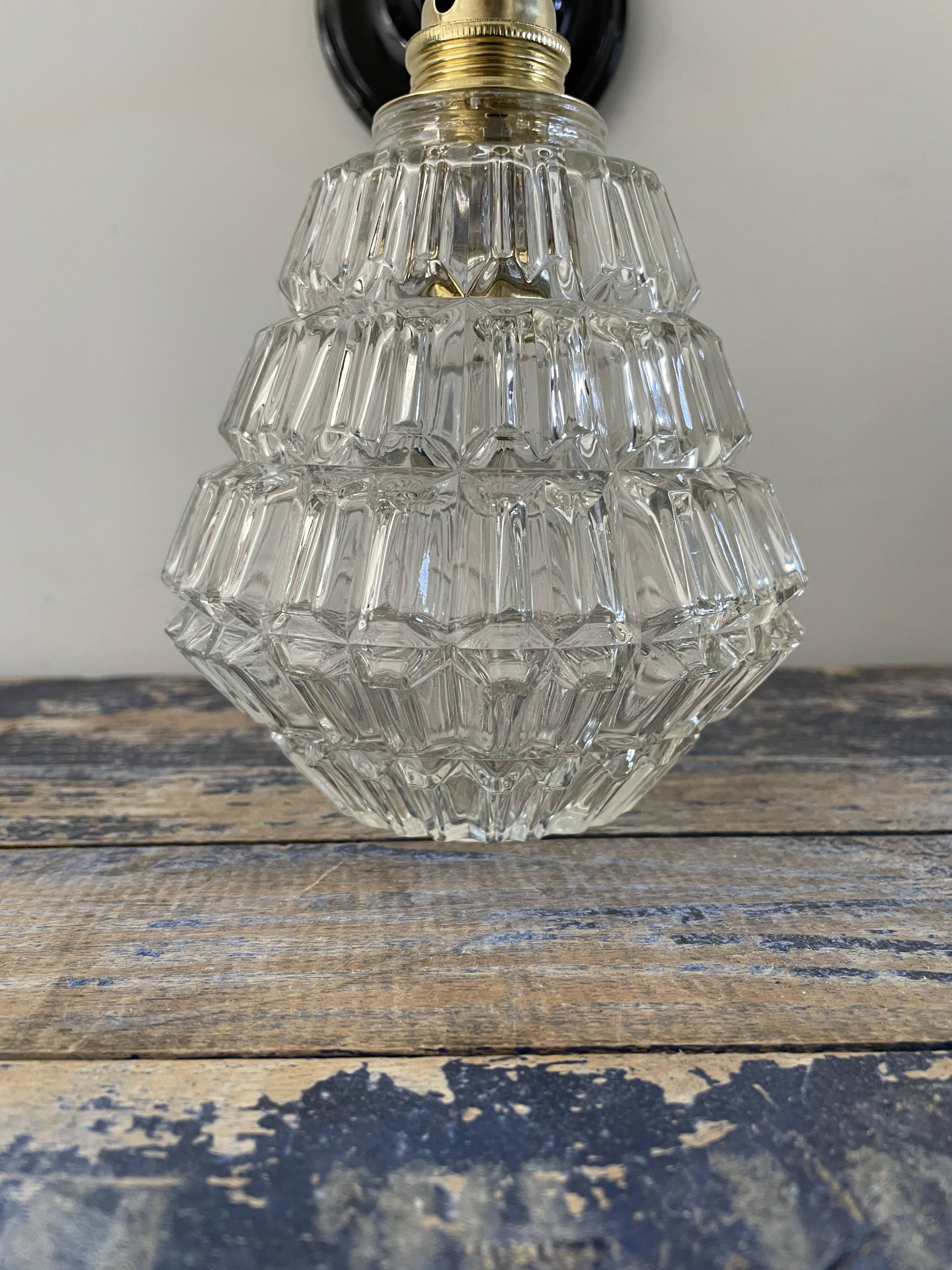 Applique murale vintage en verre ciselé