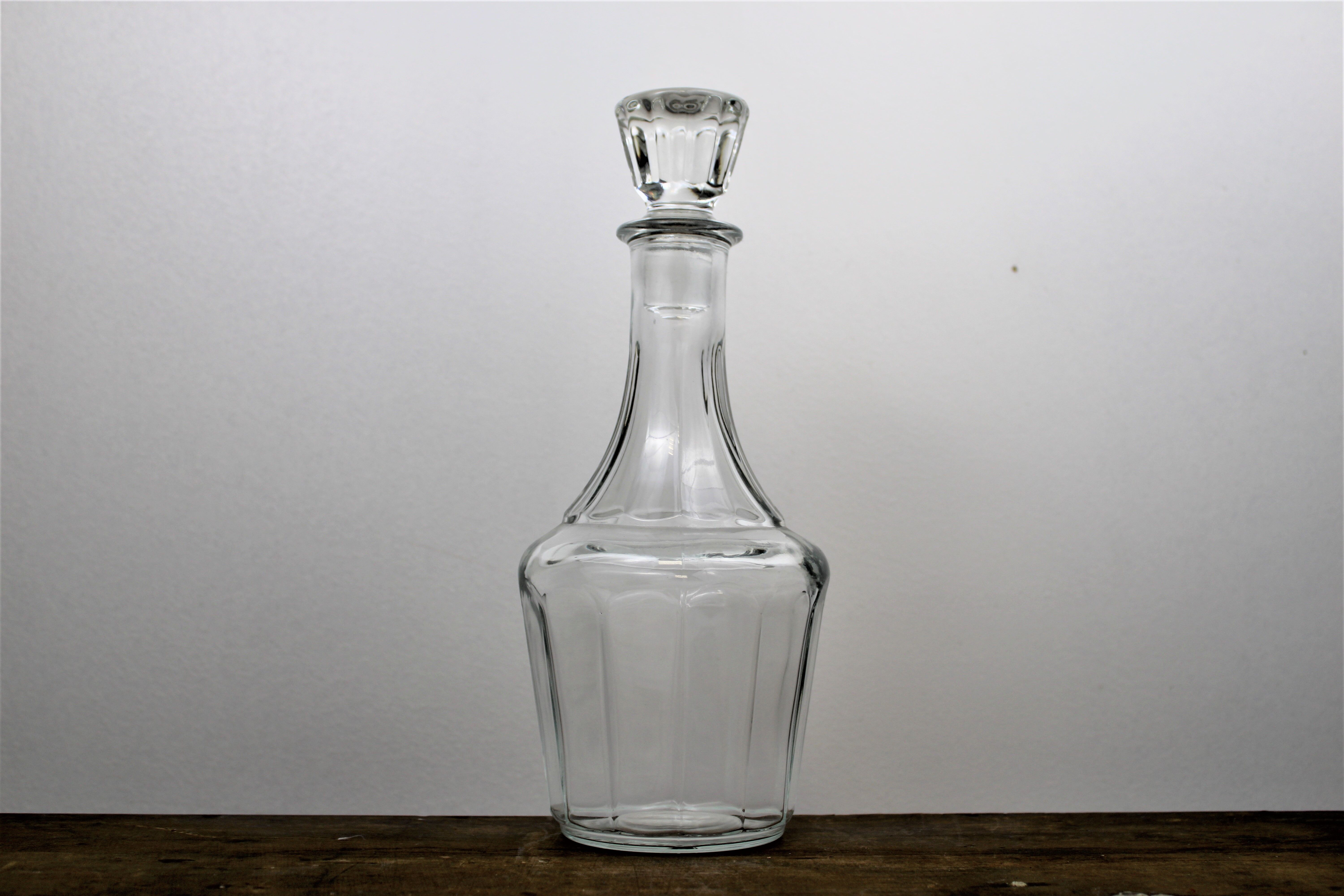 Glass decanter