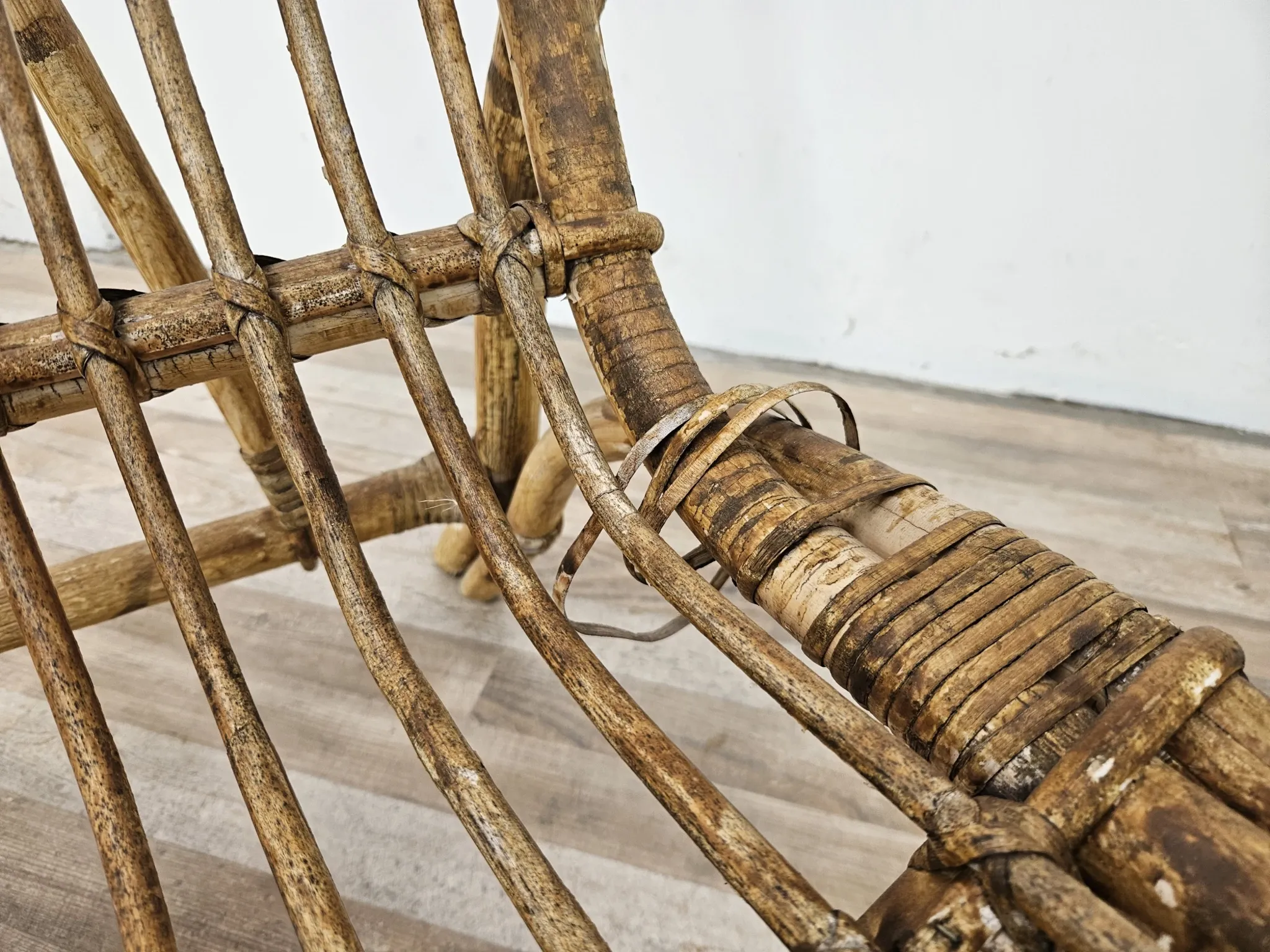 Quatre fauteuils en osier vintage, années 1970