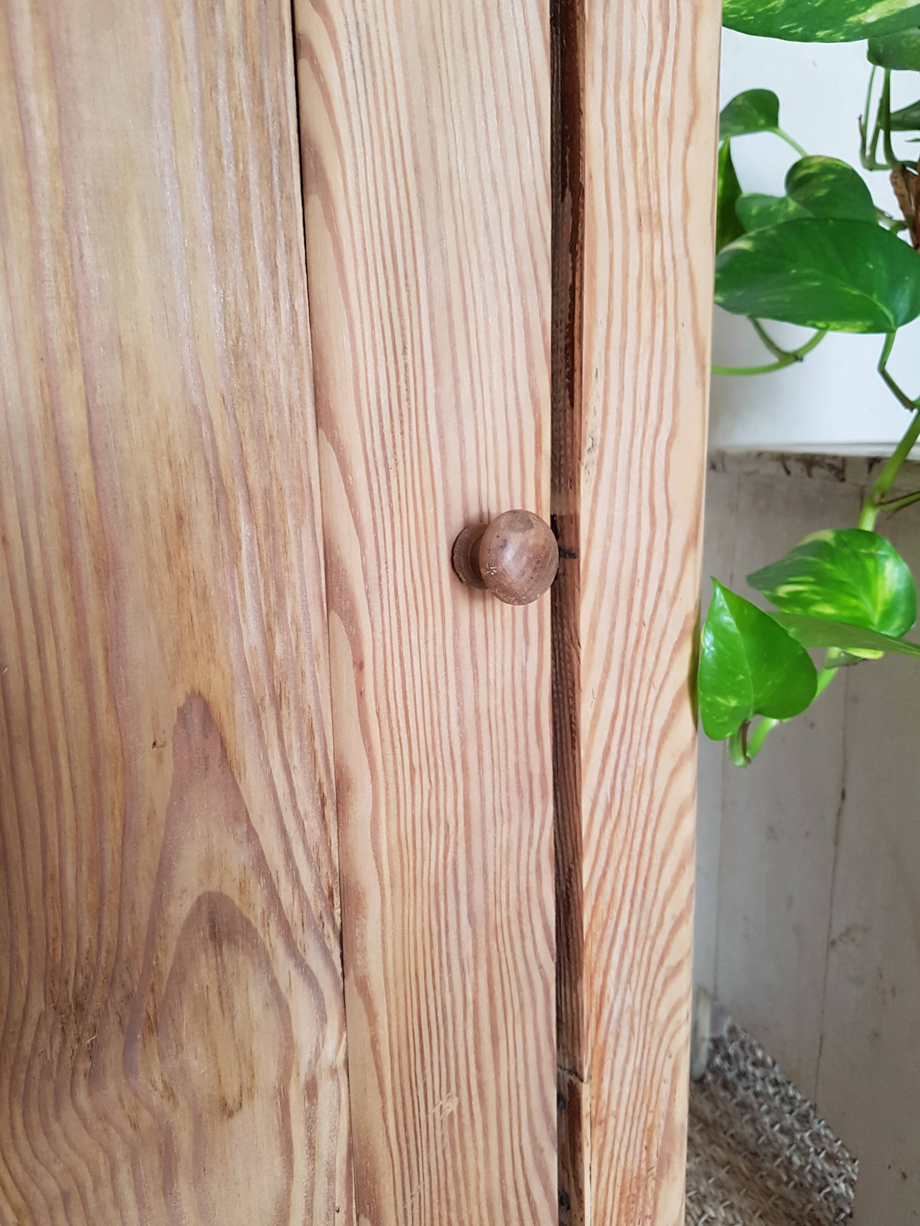 Raw wooden jam maker