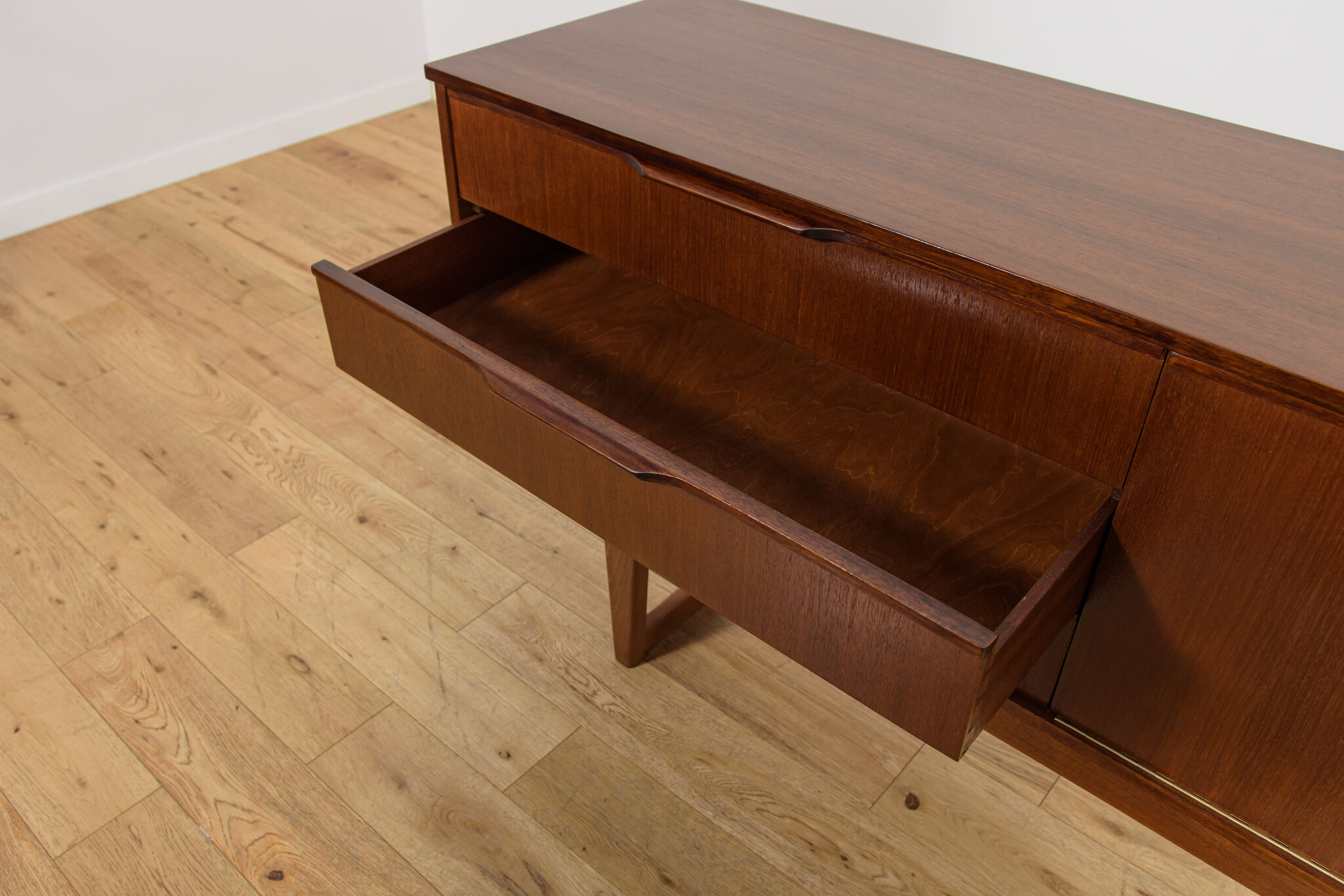 Buffet en teck des années 1960, Royaume-Uni