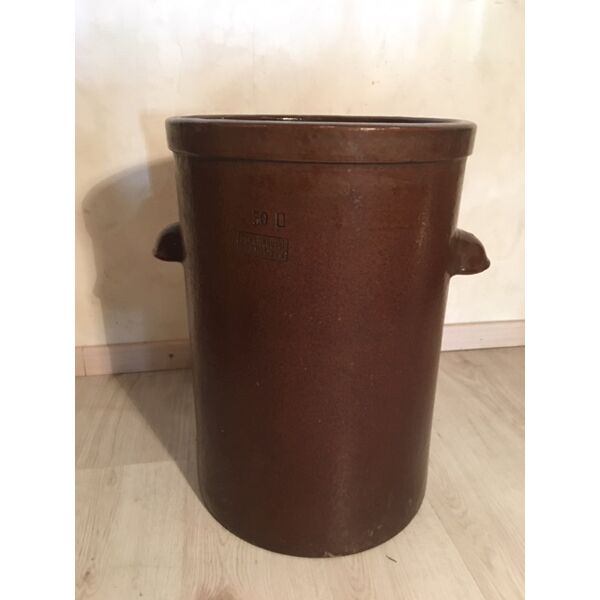 Old sauerkraut pot in sandstone 50 liters | Selency