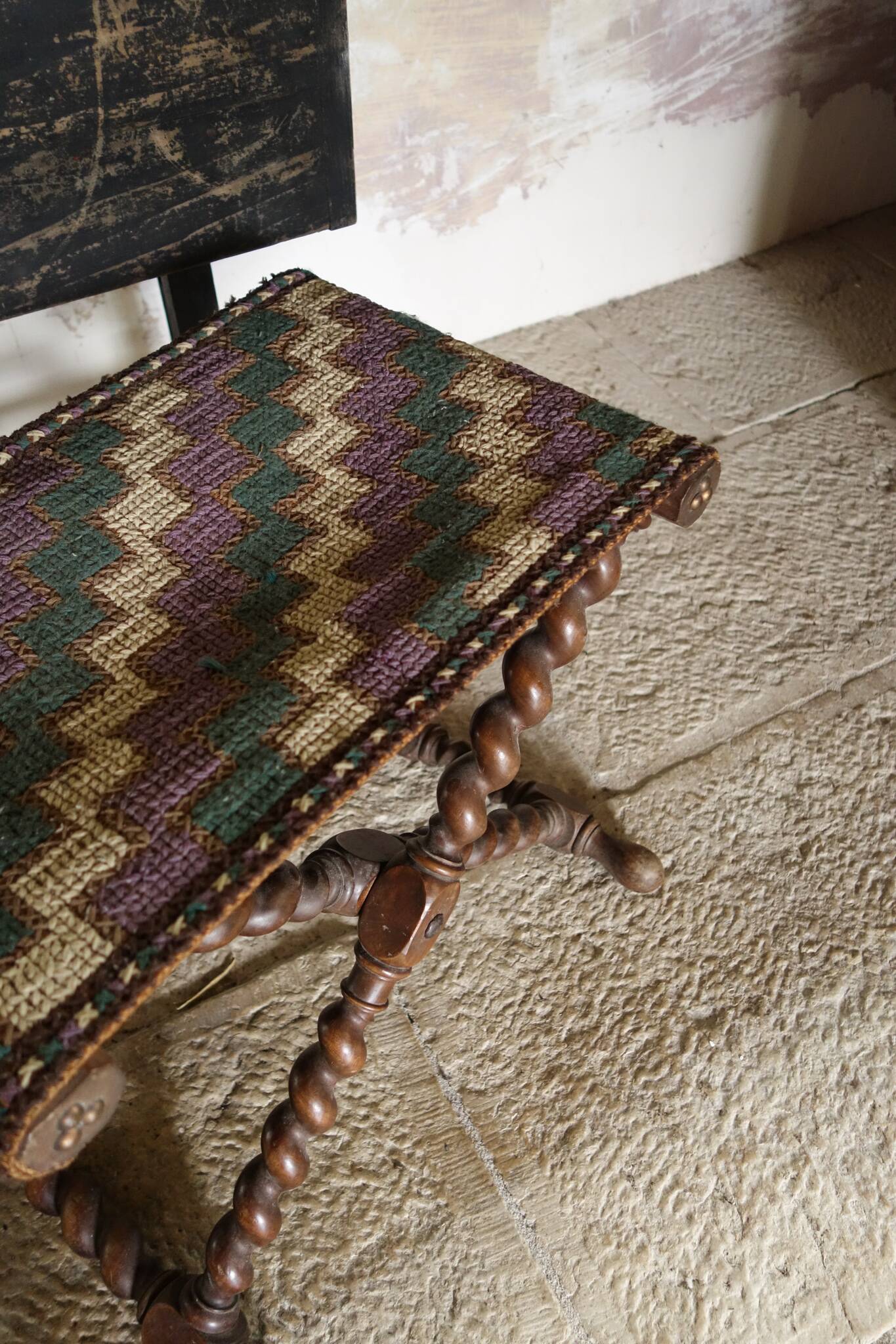 Tabouret pliant vintage à pieds torsadés