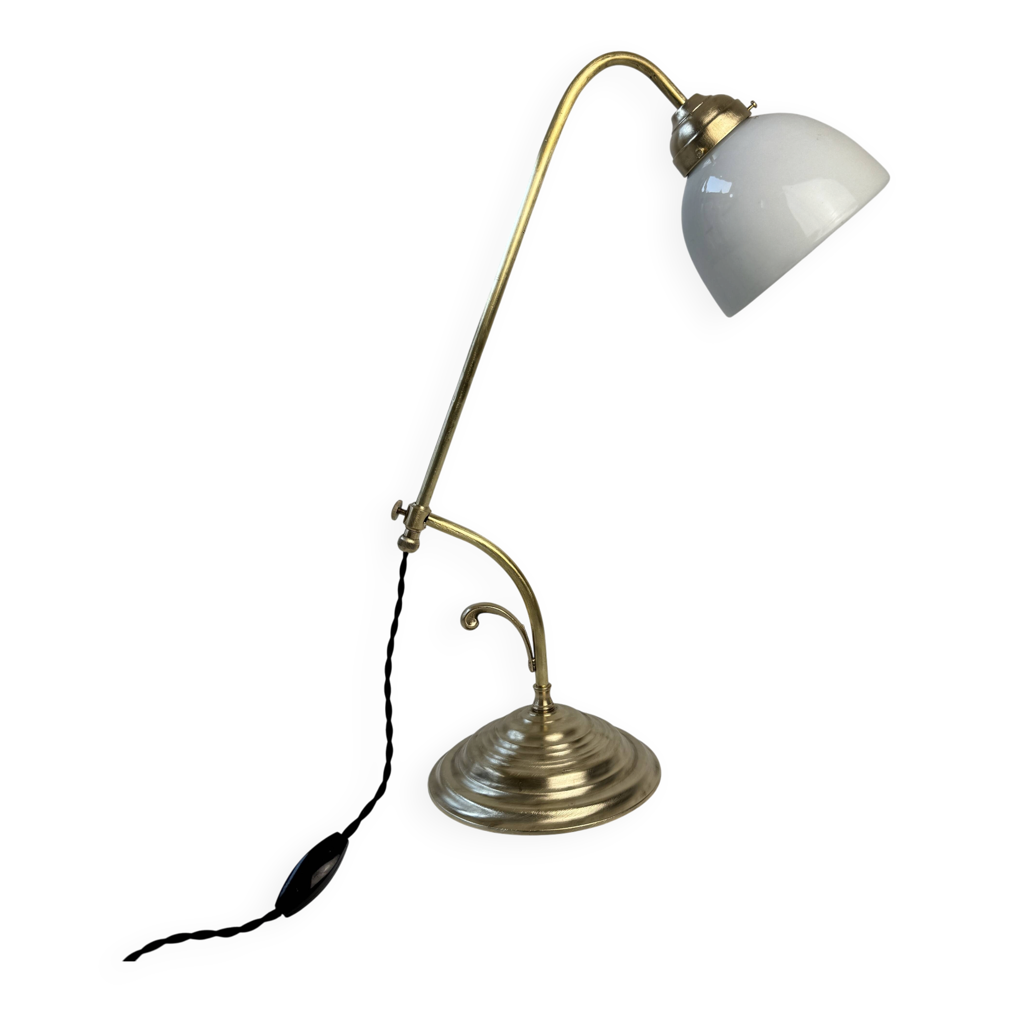 VINTAGE ARTICULATED DESK LAMP IN BRASS AND OPAL GLASS