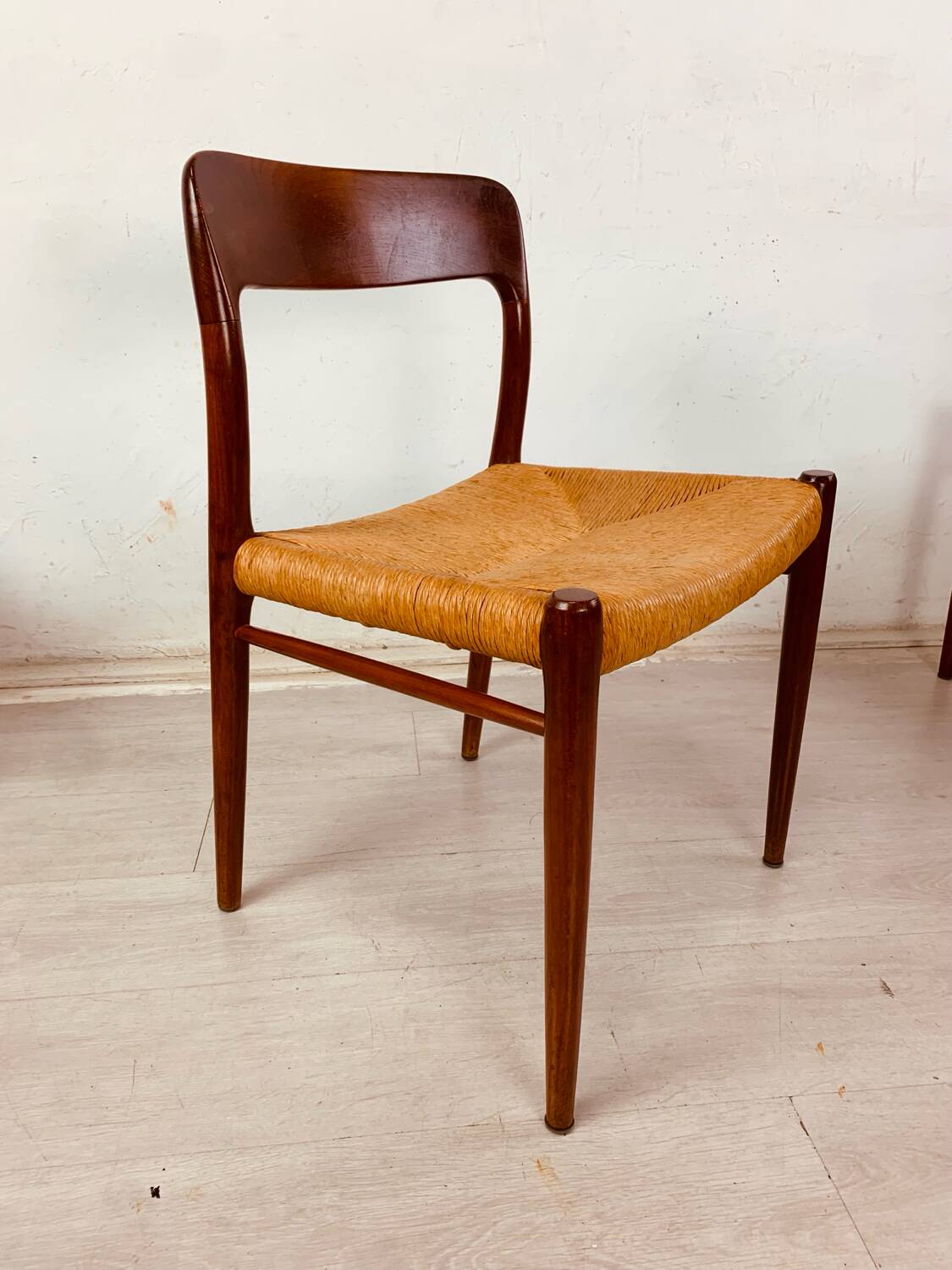 Moller 75 chairs