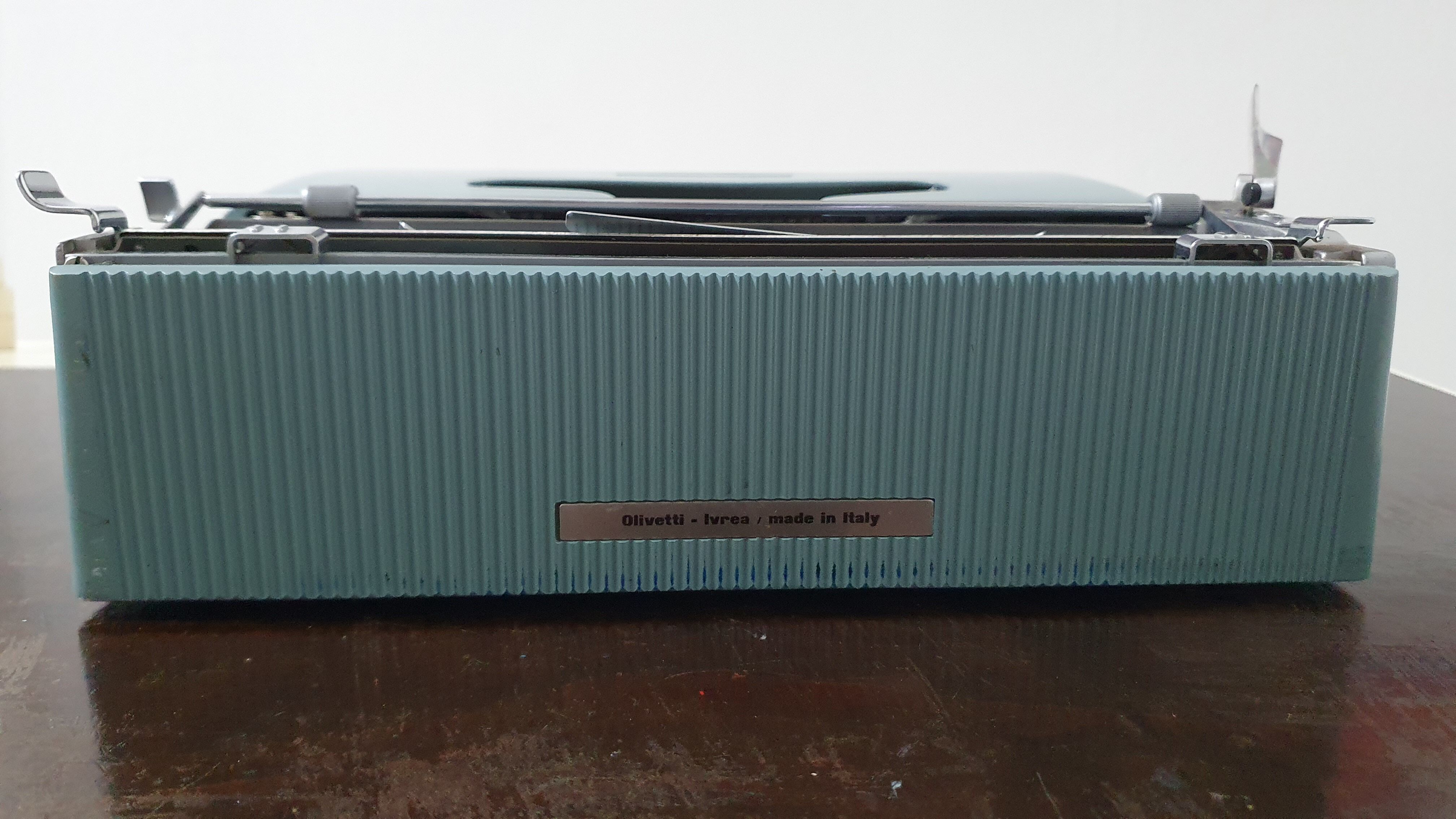 Lettera 22 Olivetti design Marcello Nizzoli 50s