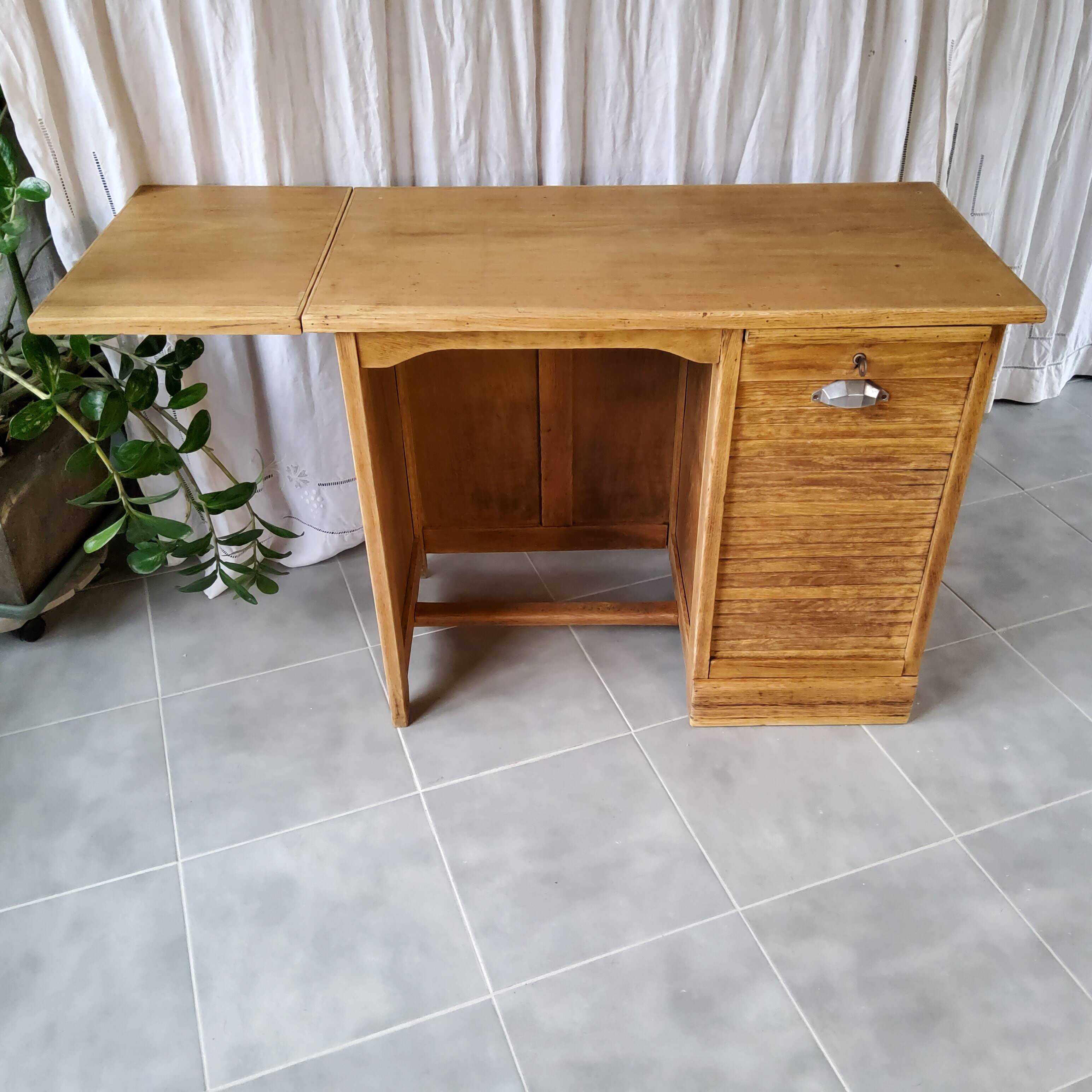 40s/50s desk with curtain