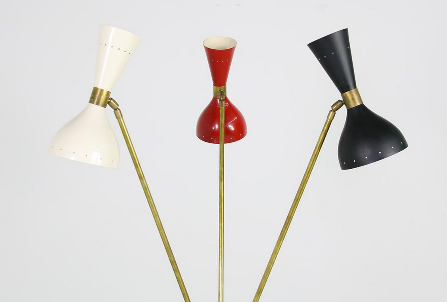Tripod lamp in the style of Italian creations of the 50s