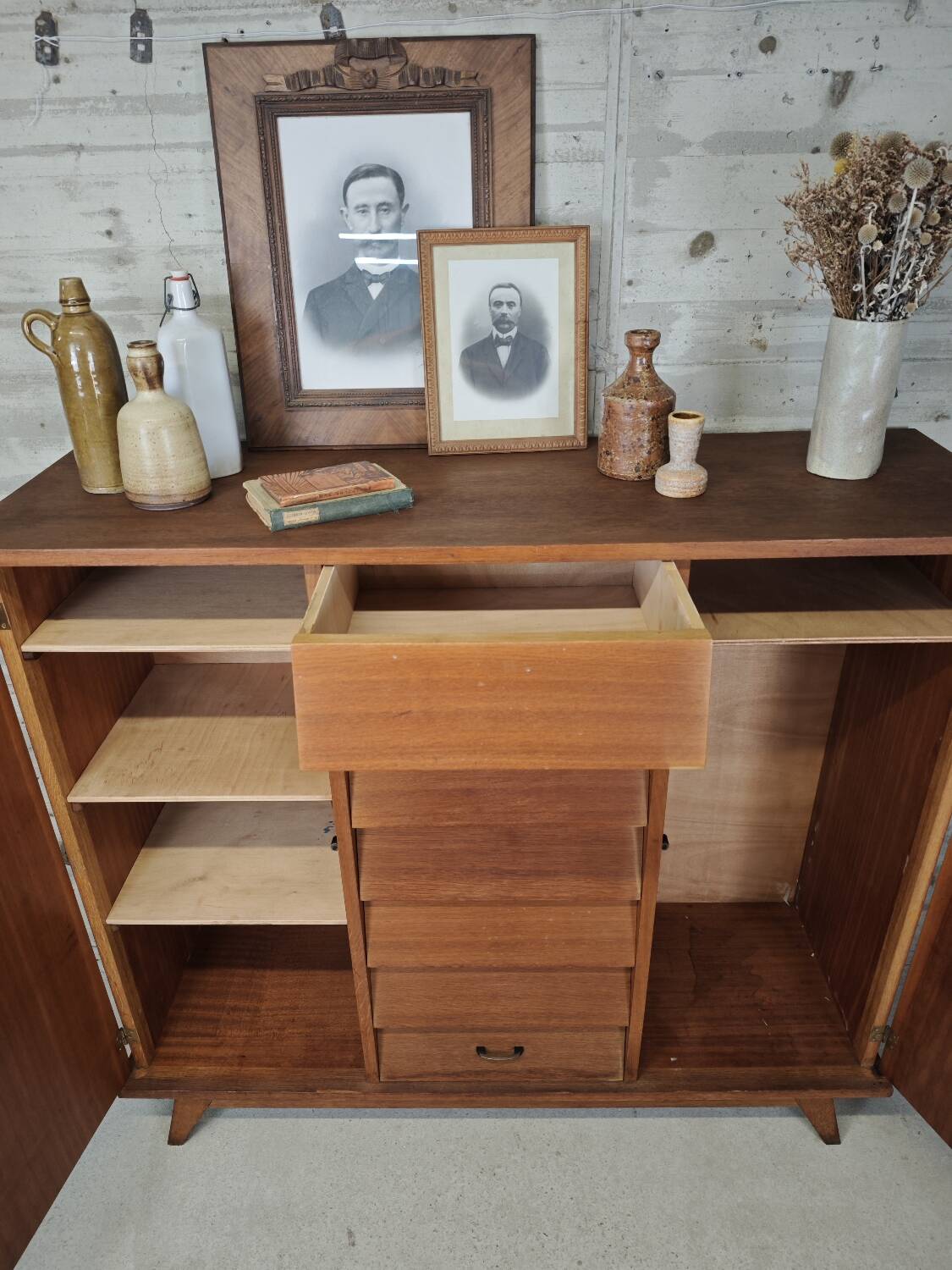 Placard / armoire basse vintage