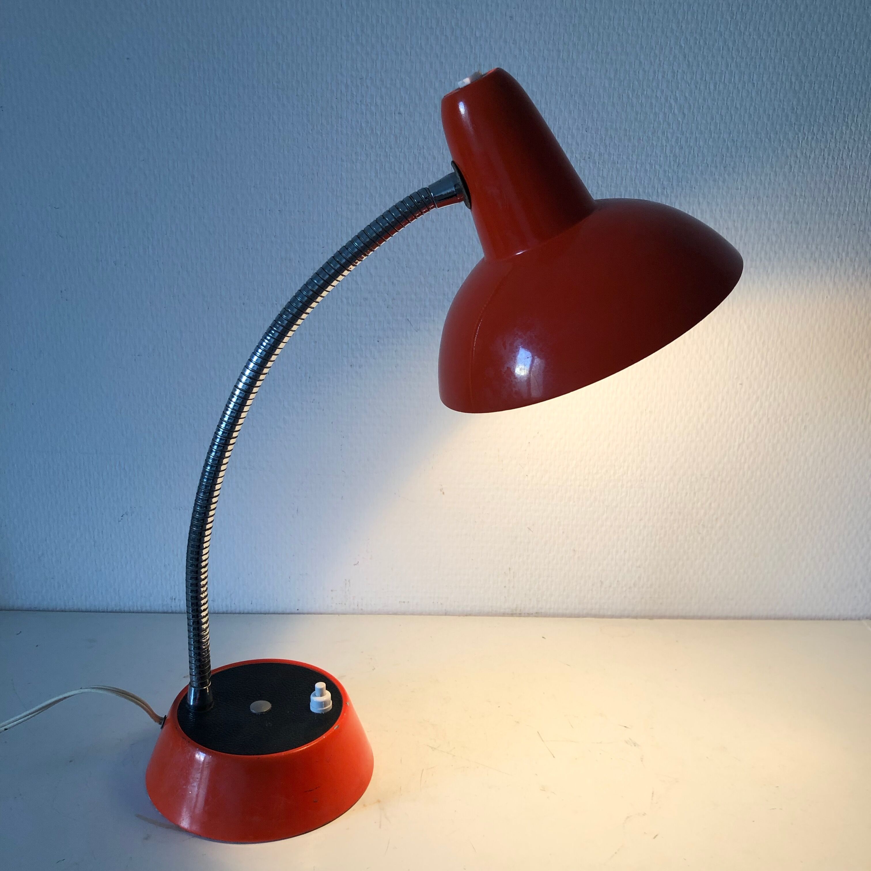 Vintage 1960 coral 40cm desk lamp