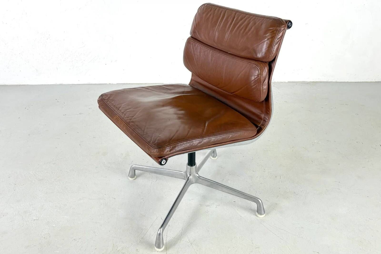 Softpad EA205 par Charles & Ray Eames pour Herman Miller – 1970s
