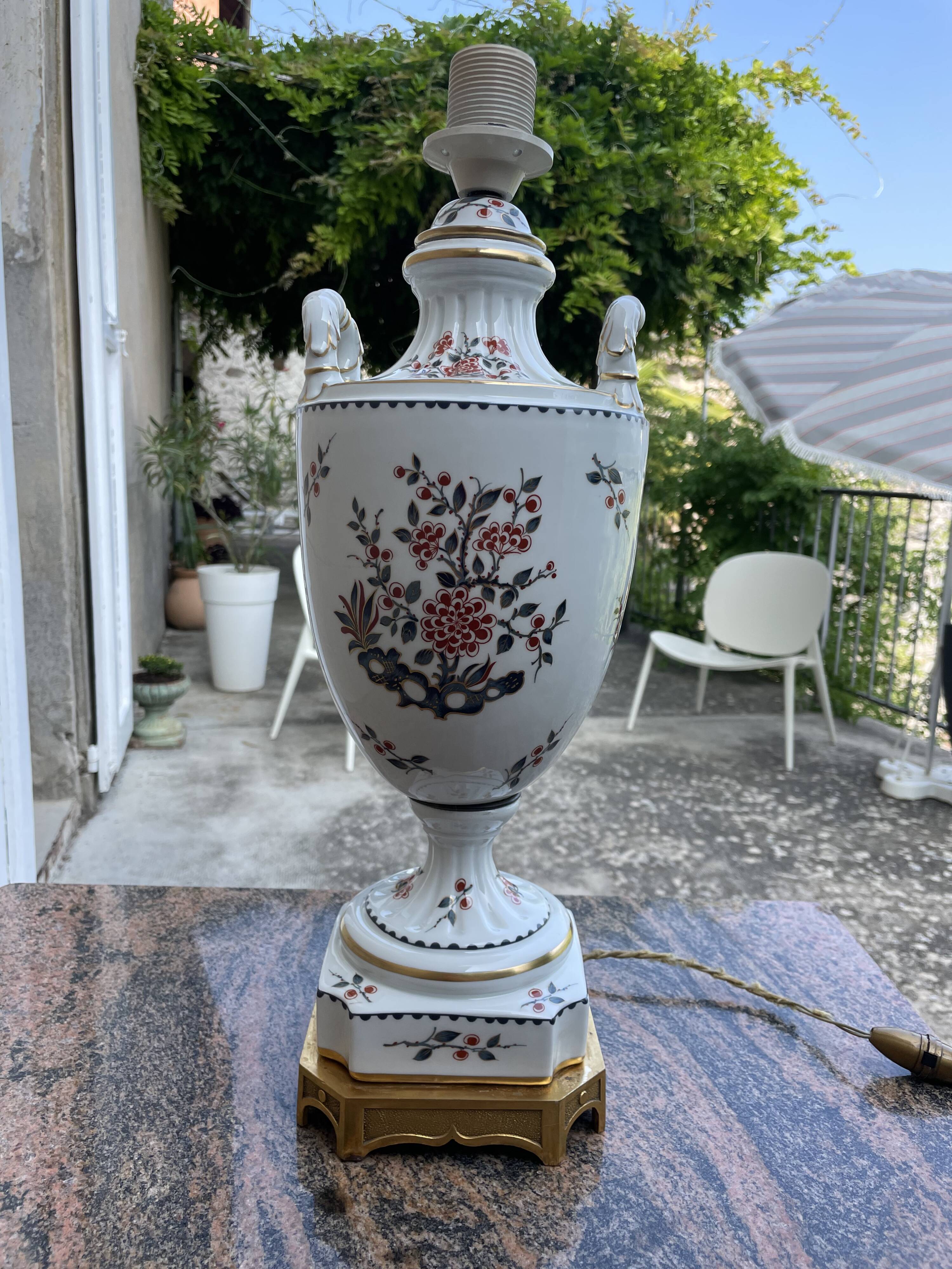Important Paris porcelain lamp base