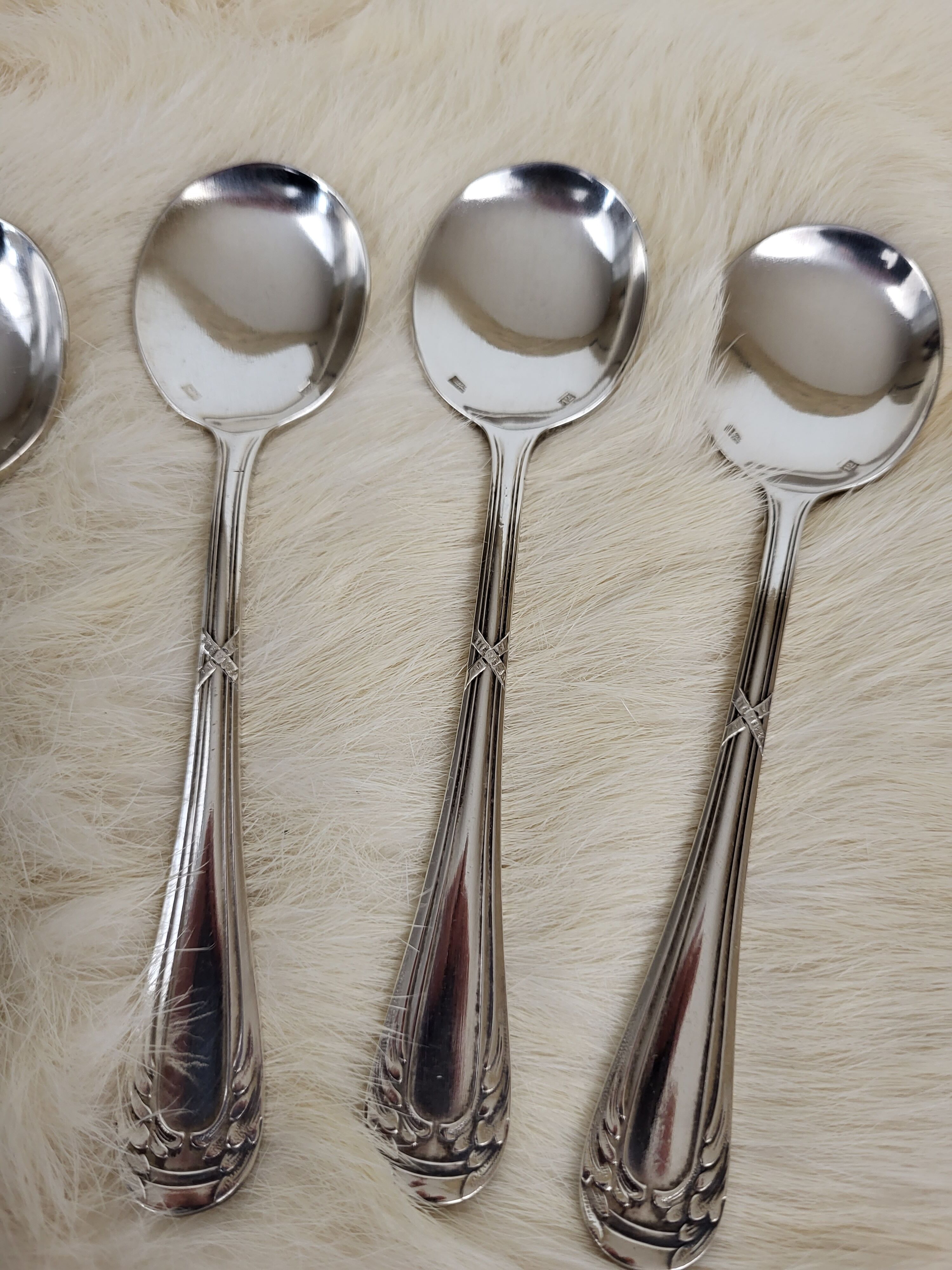 Set of 6 silver metal cream spoons