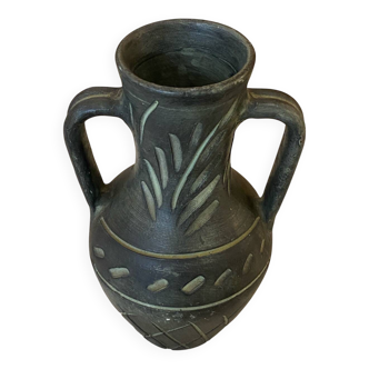 Brutalist vase