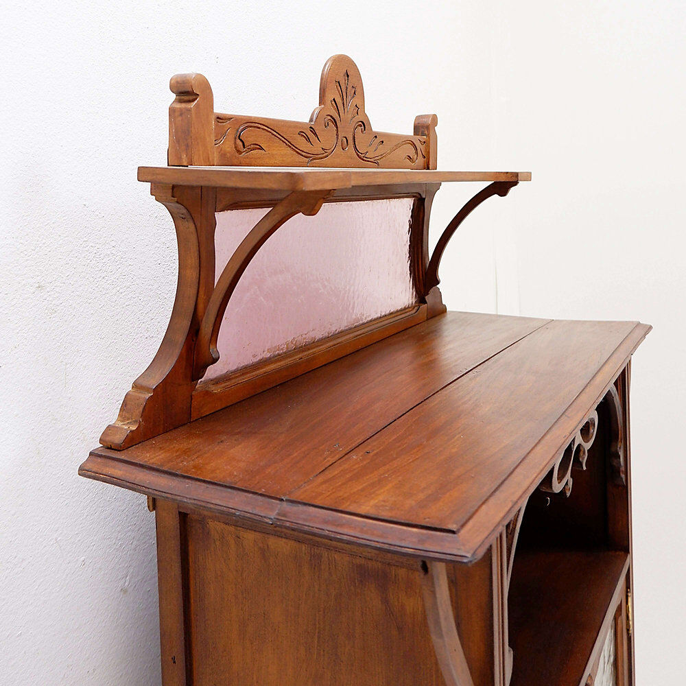 Vitrine de style Art Nouveau, début XXe siècle