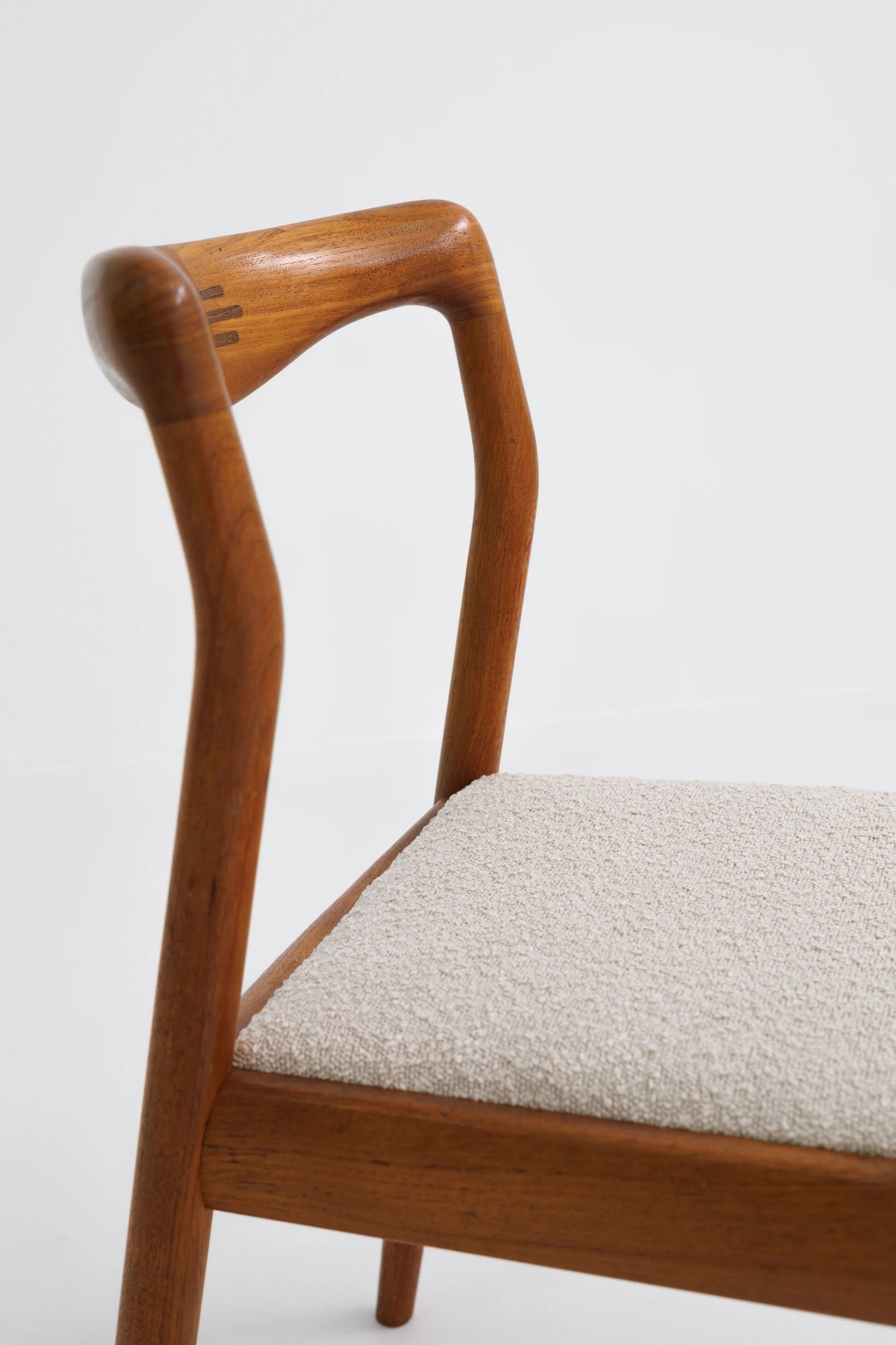 Set of 2 mid-century Danish dining chairs by H.W. Klein