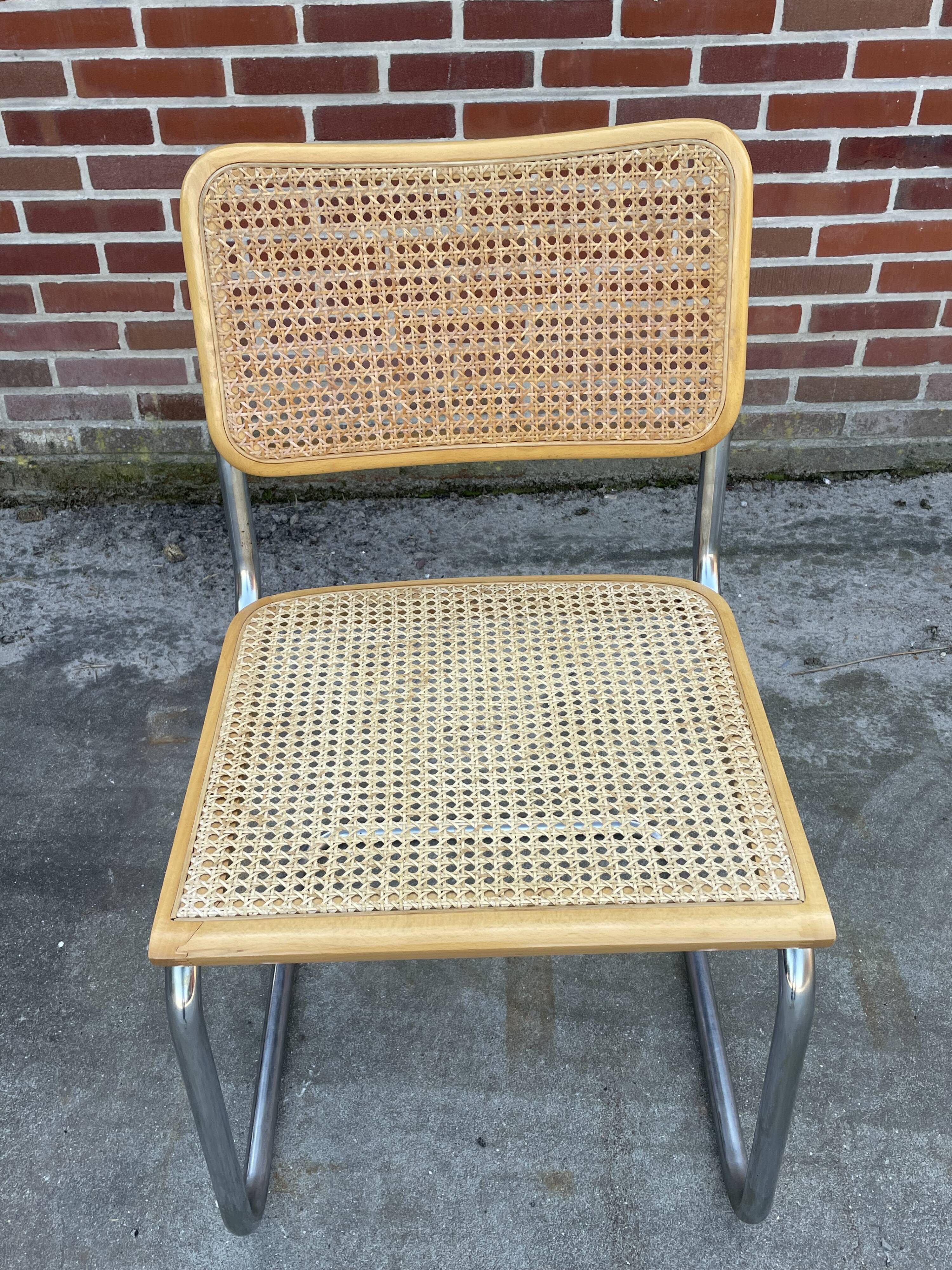 Lot de  4 chaises modèle Cesca B32