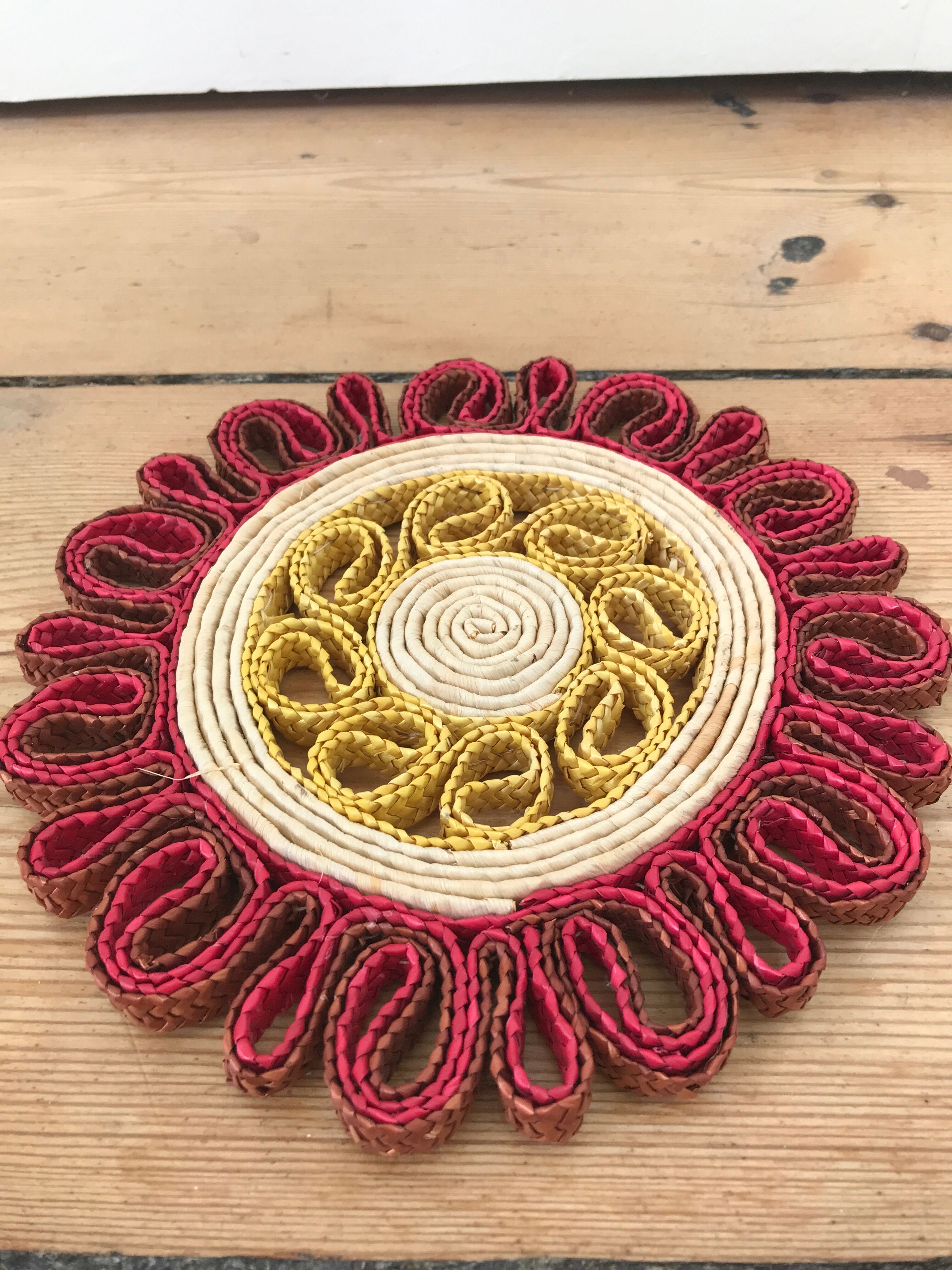 Set of 2 natural braided round underbody year 70