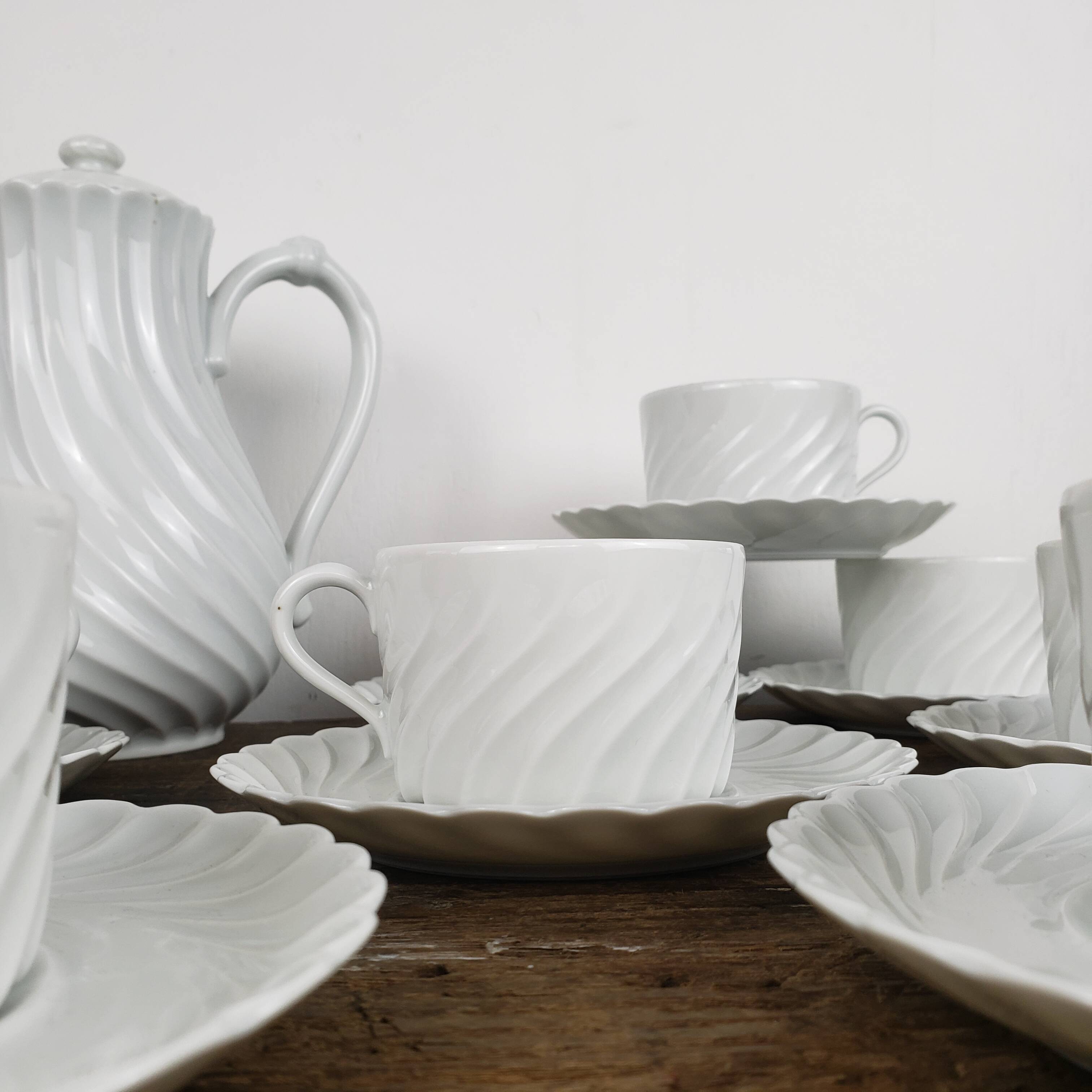 Limoges porcelain tea service, Haviland house, Cote Torse model