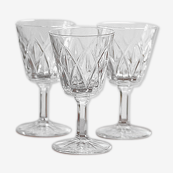 Lot of 3 glasses on foot