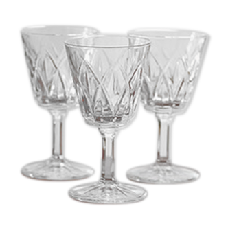 Lot of 3 glasses on foot