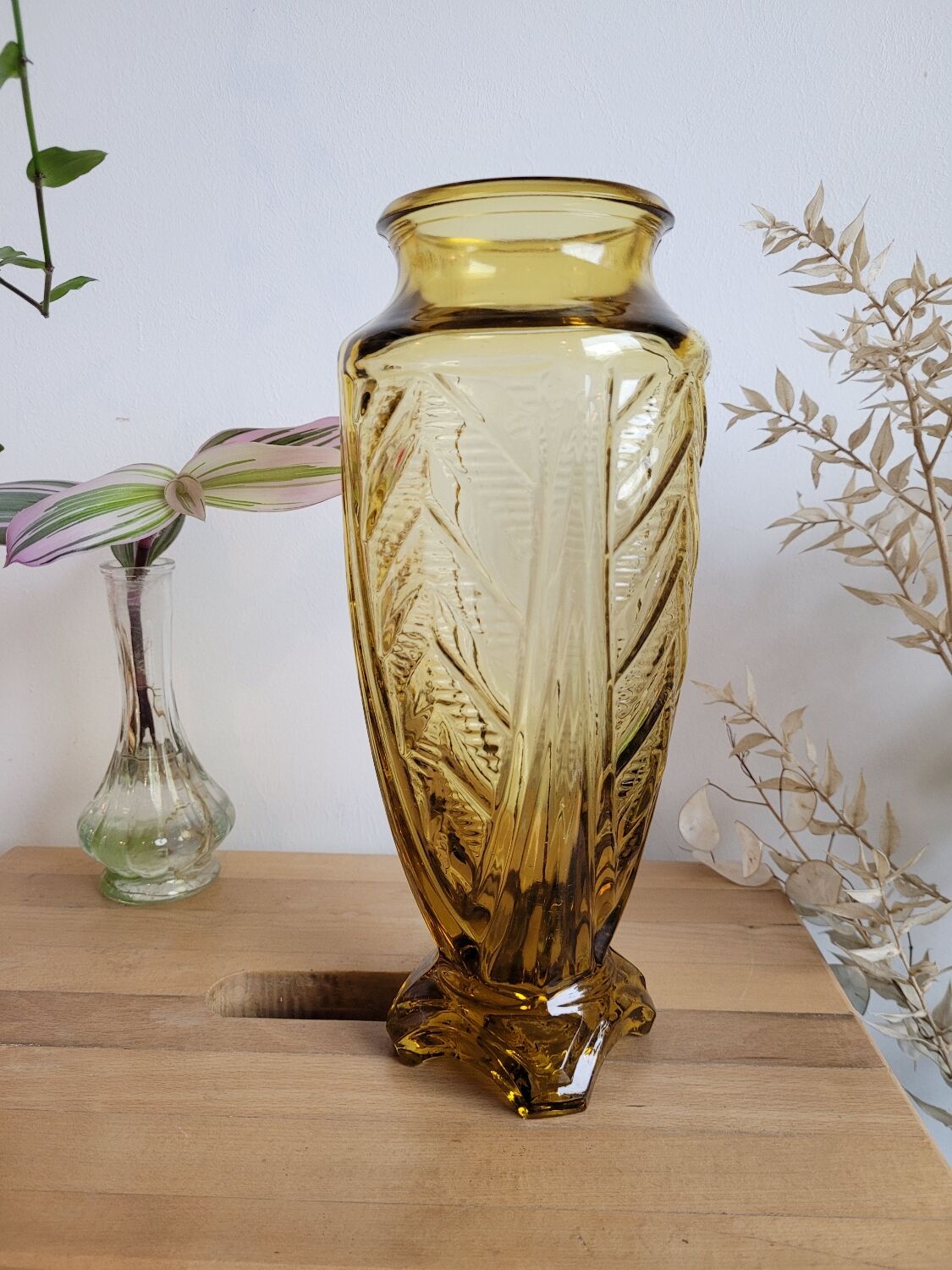 Art Deco vase molded glass