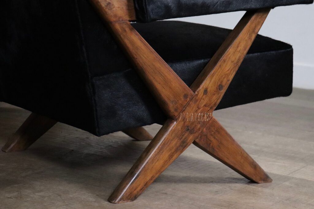 Paire de fauteuils lounge à jambes en X de Pierre Jeanneret, Chandigarh années 1960.