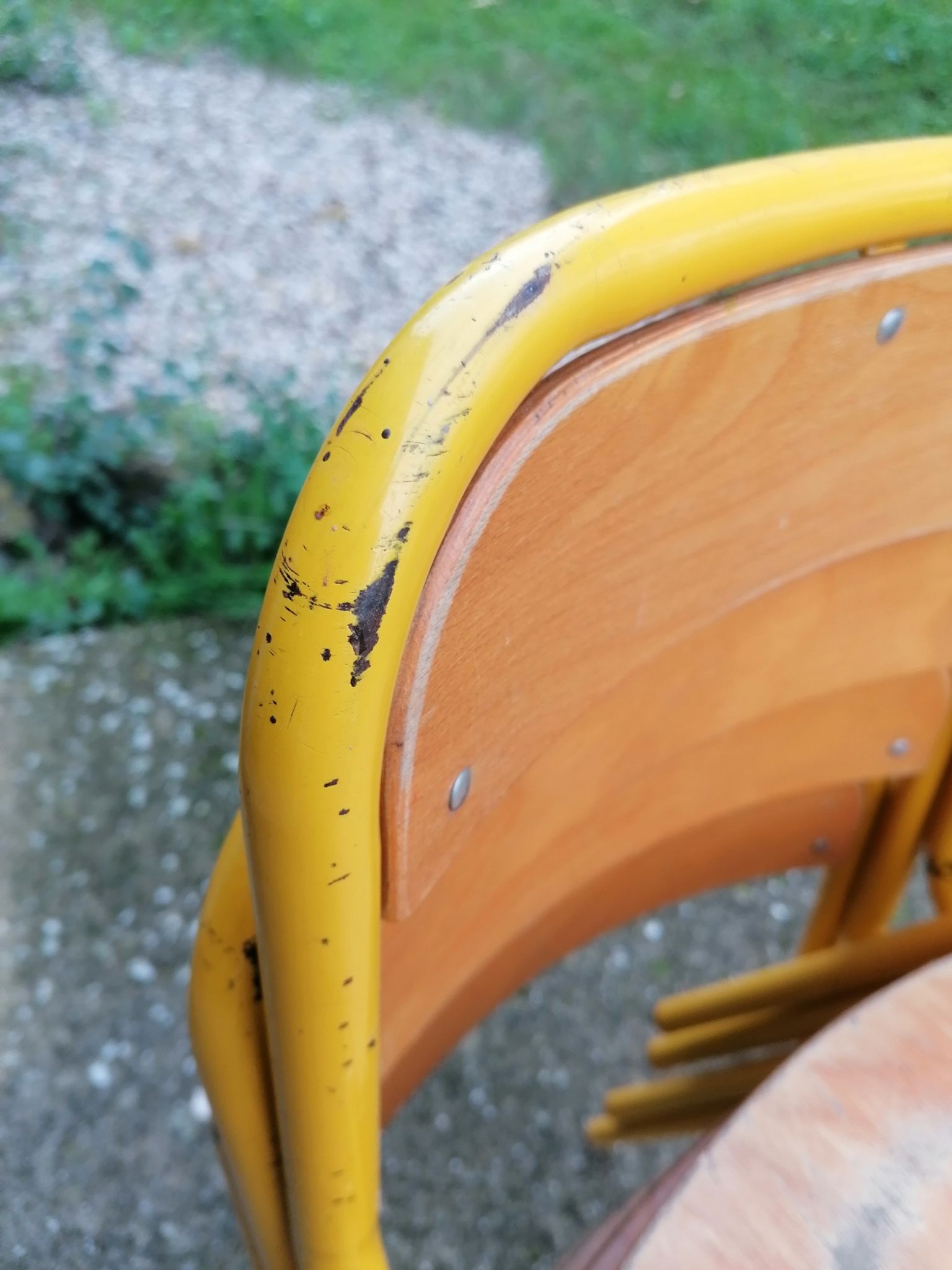 Lot de 4 chaises d'écolier vintage