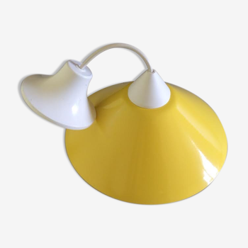 Yellow conical lamp in lacquered steel