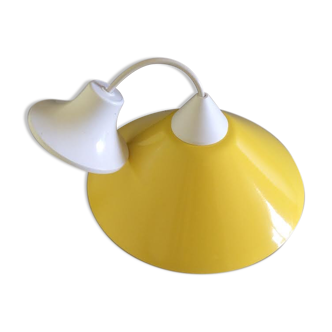 Yellow conical lamp in lacquered steel