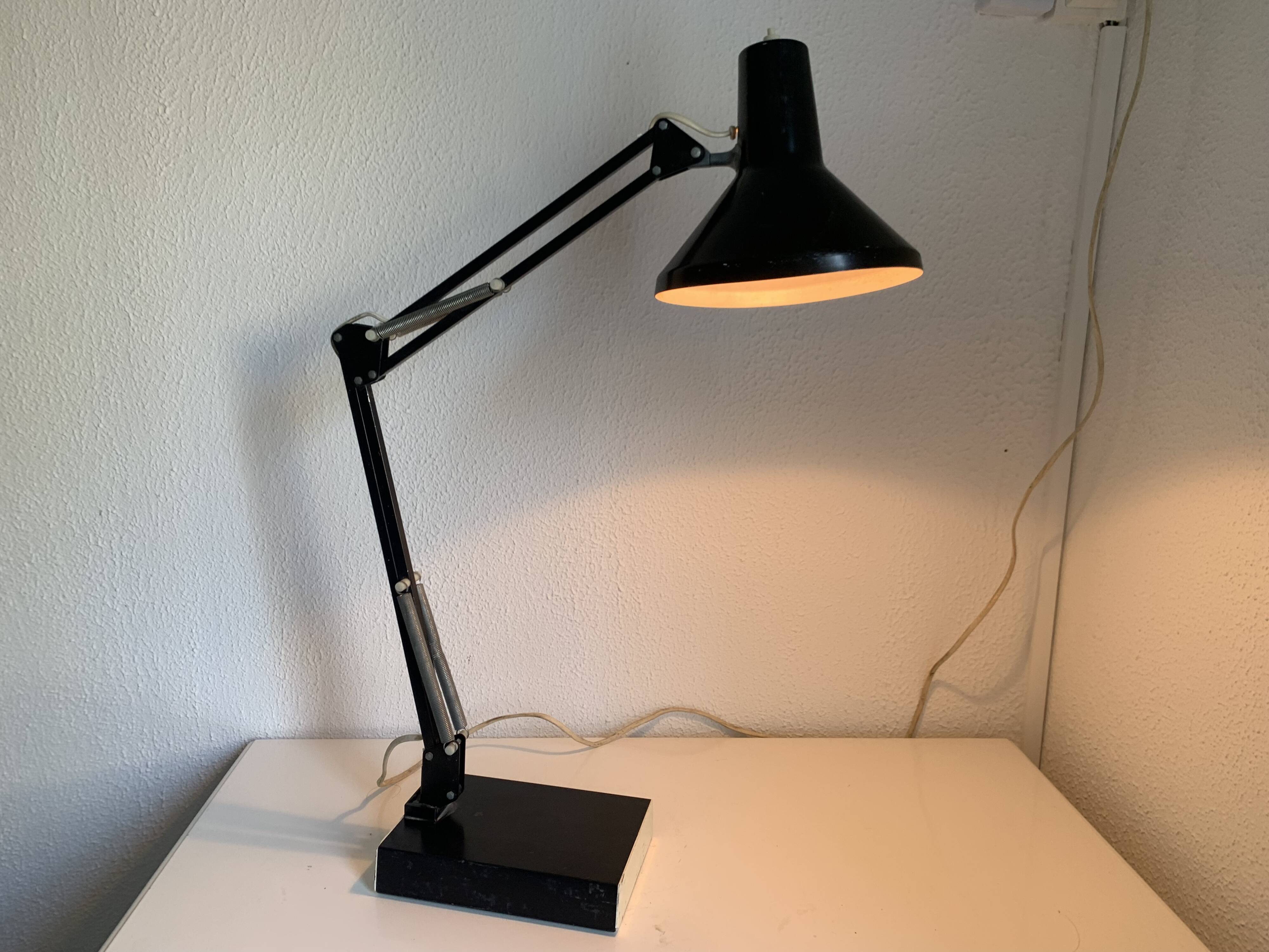 Lampe vintage 1970 d'architecte Twist noire bureau - 70 cm