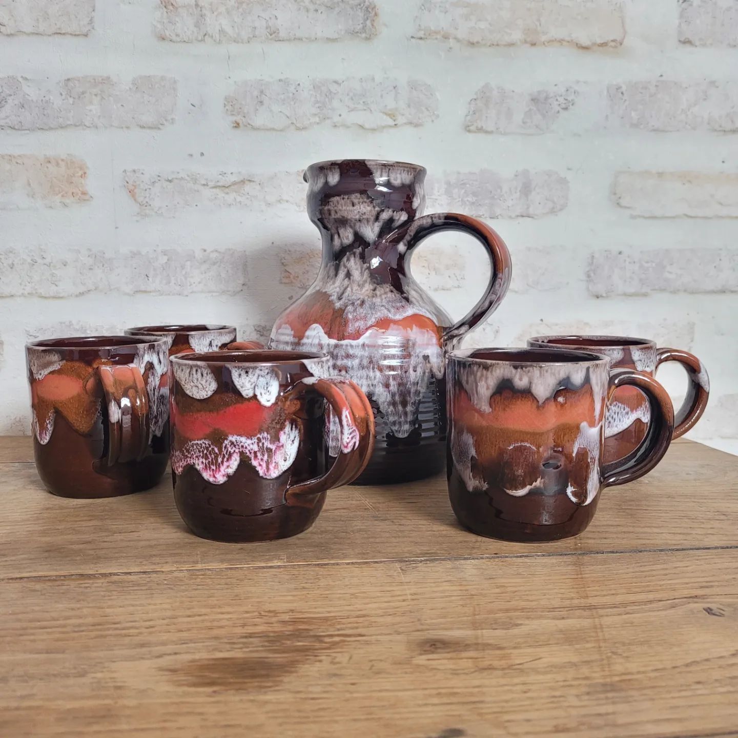 Cup and jug set