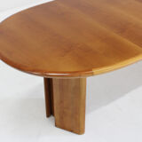 Vintage oval extendable dining table