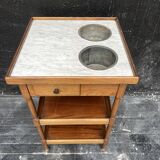 Old refreshing table