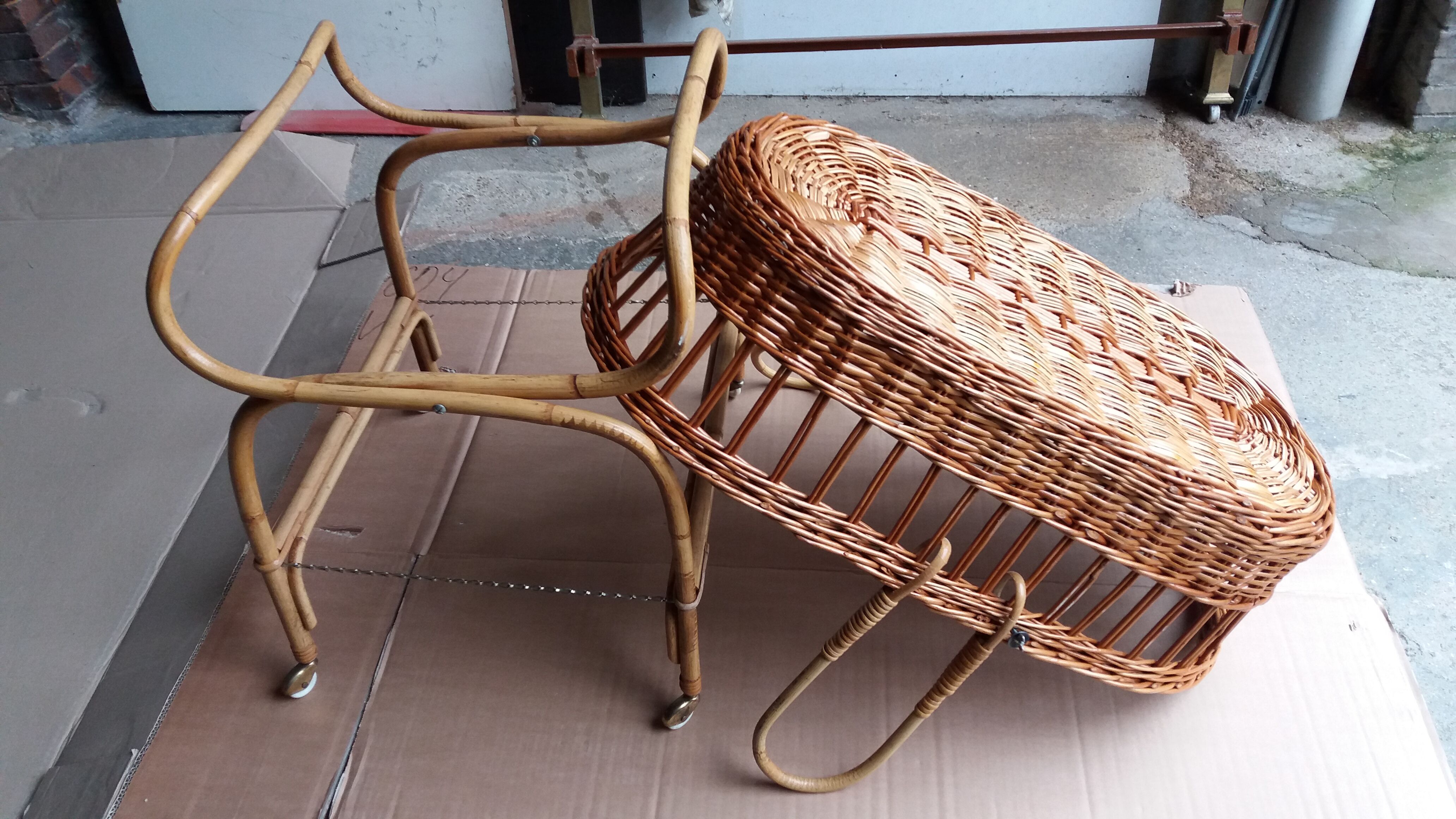 60s rattan basket