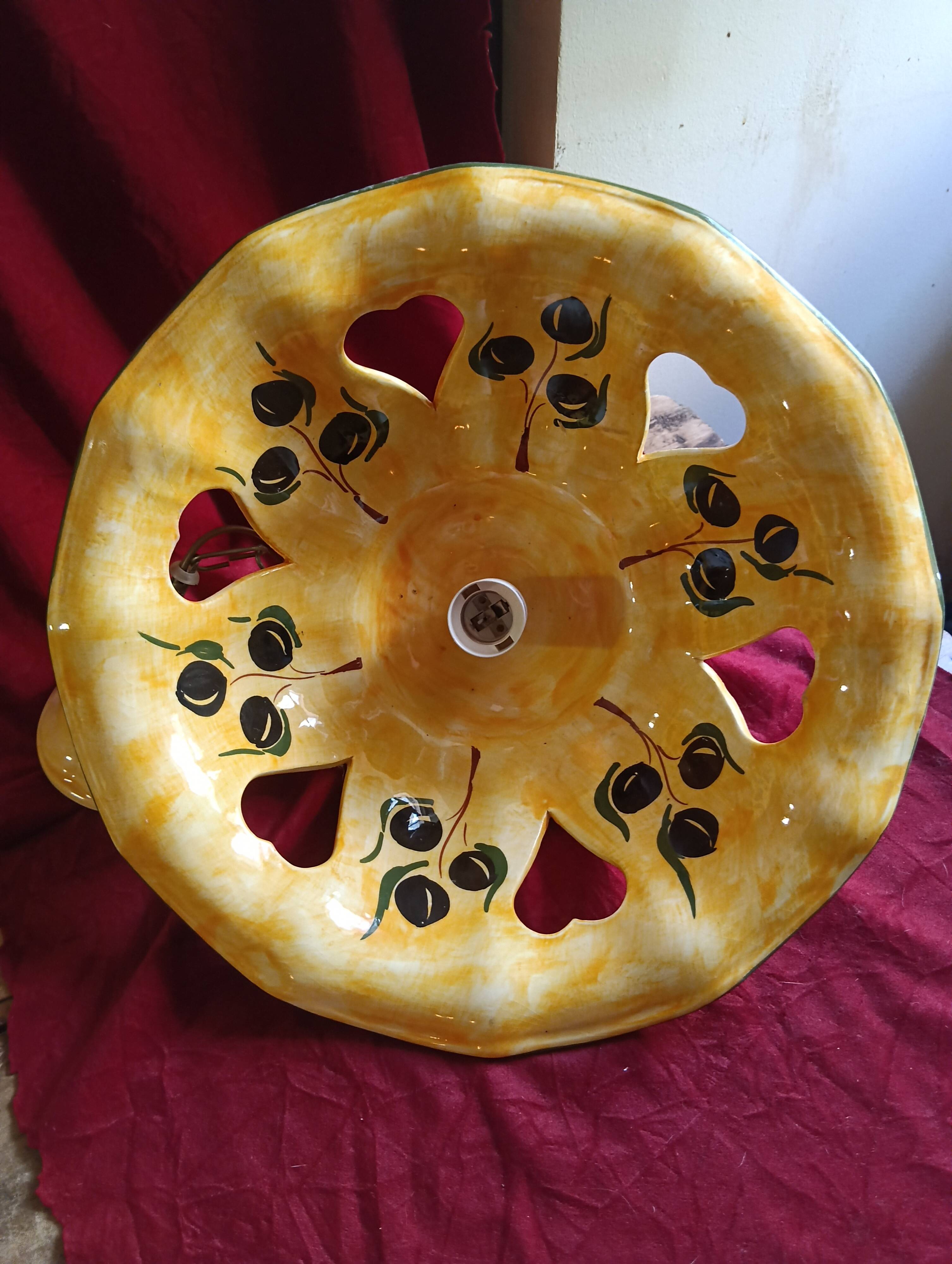 PROVENCAL CERAMIC GLAZE - OLIVES & HEARTS DECORATION - VINTAGE