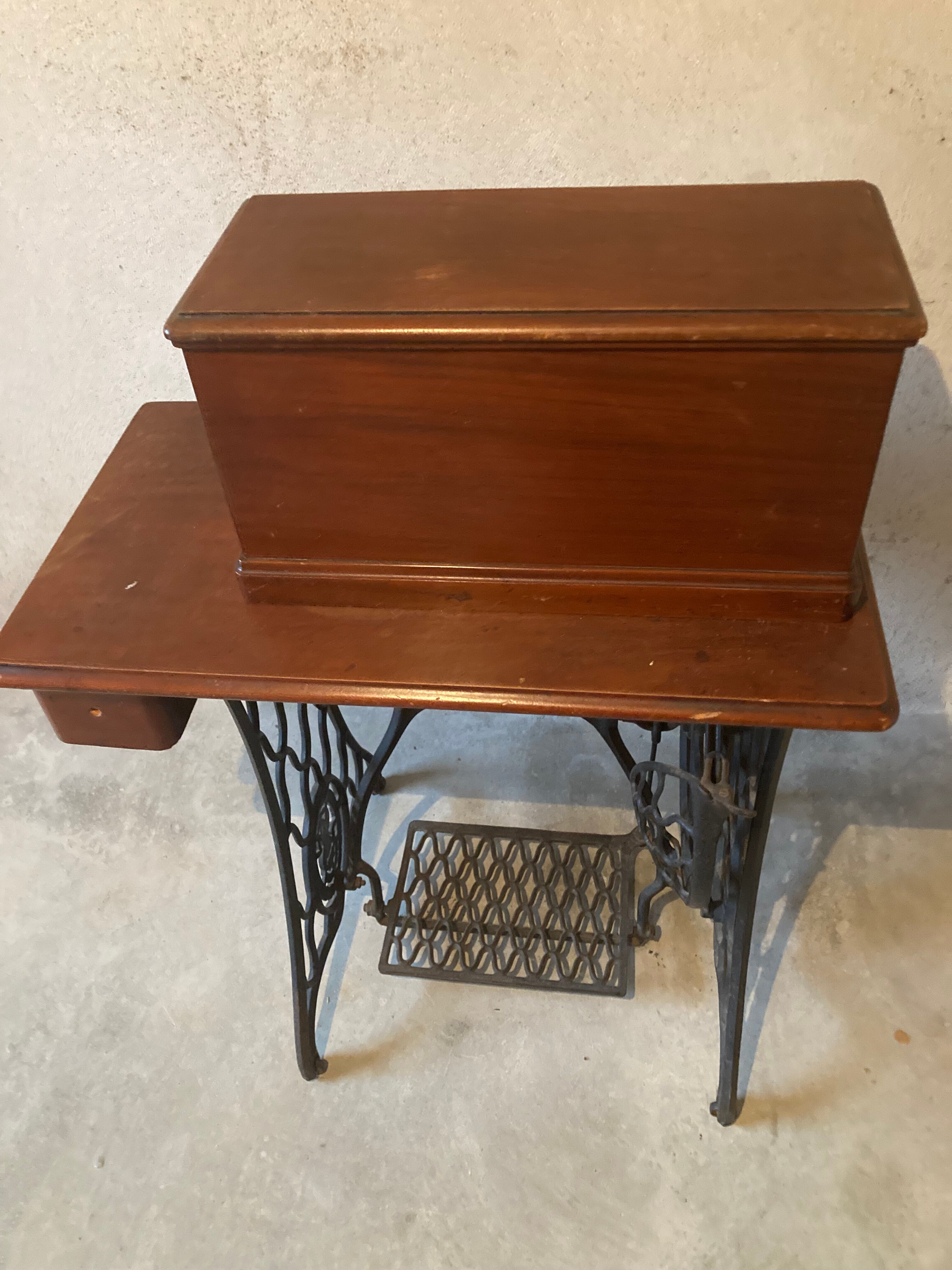 Singer sewing machine