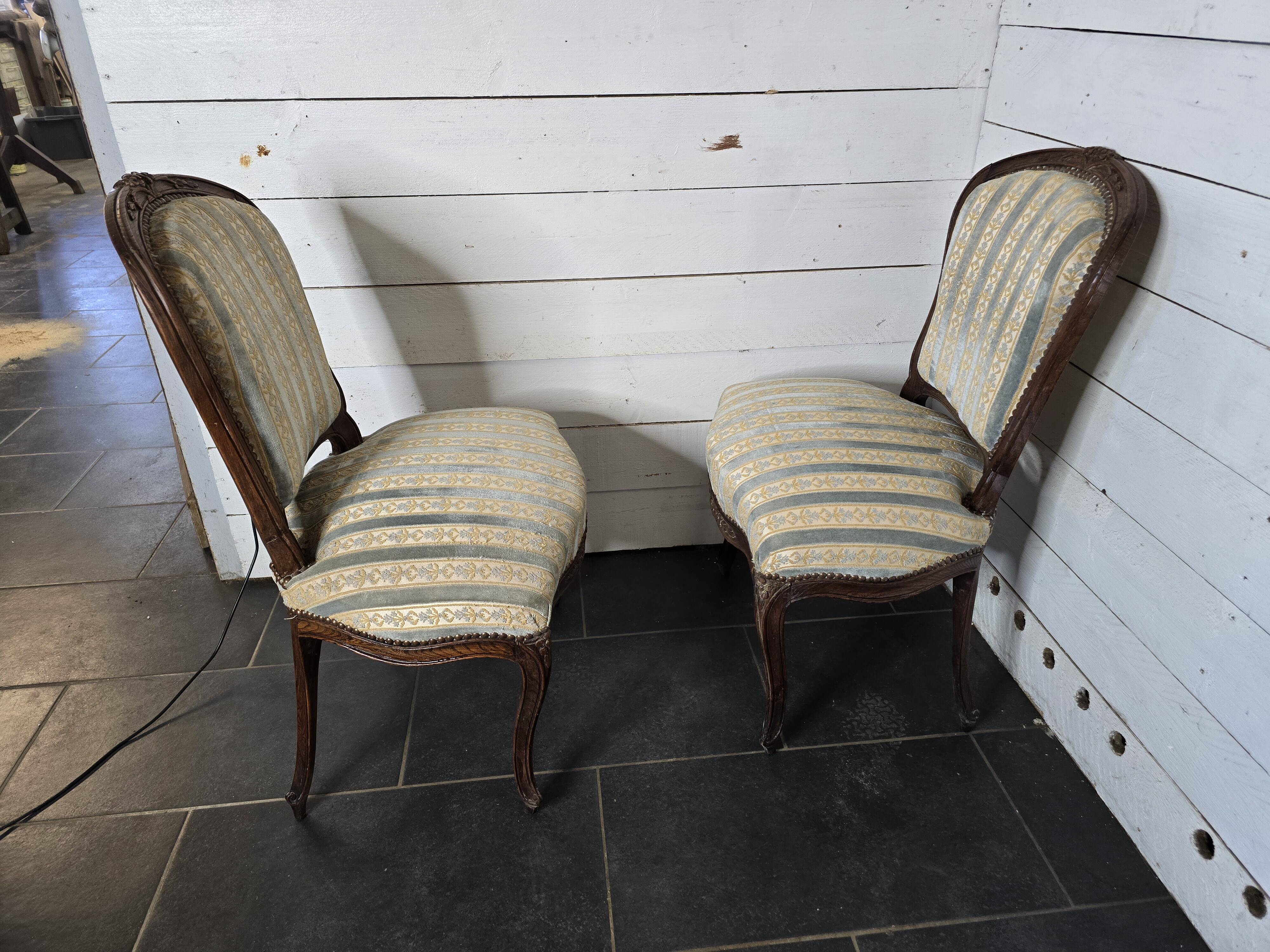 Paire de chaises style Louis XV