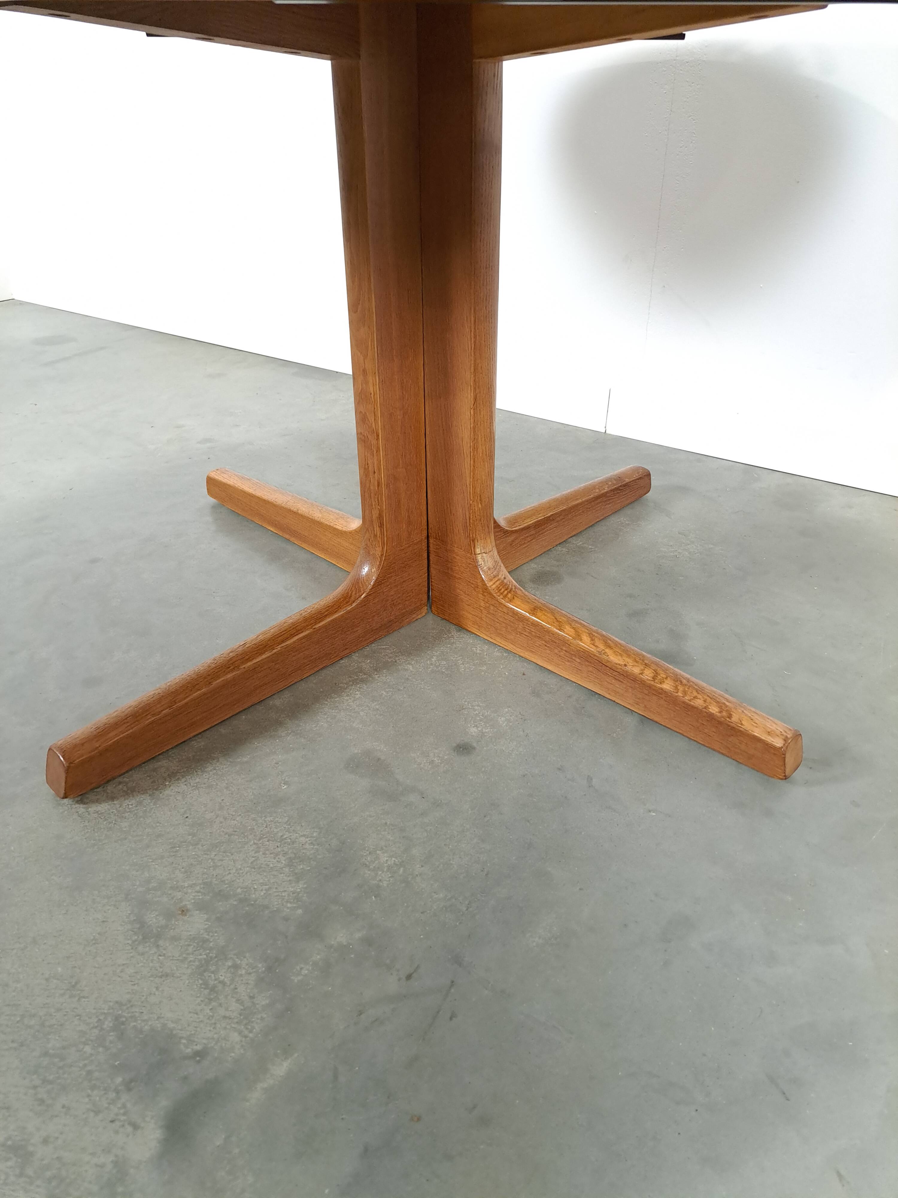 Ronde ovale eiken uitschuifbare eettafel