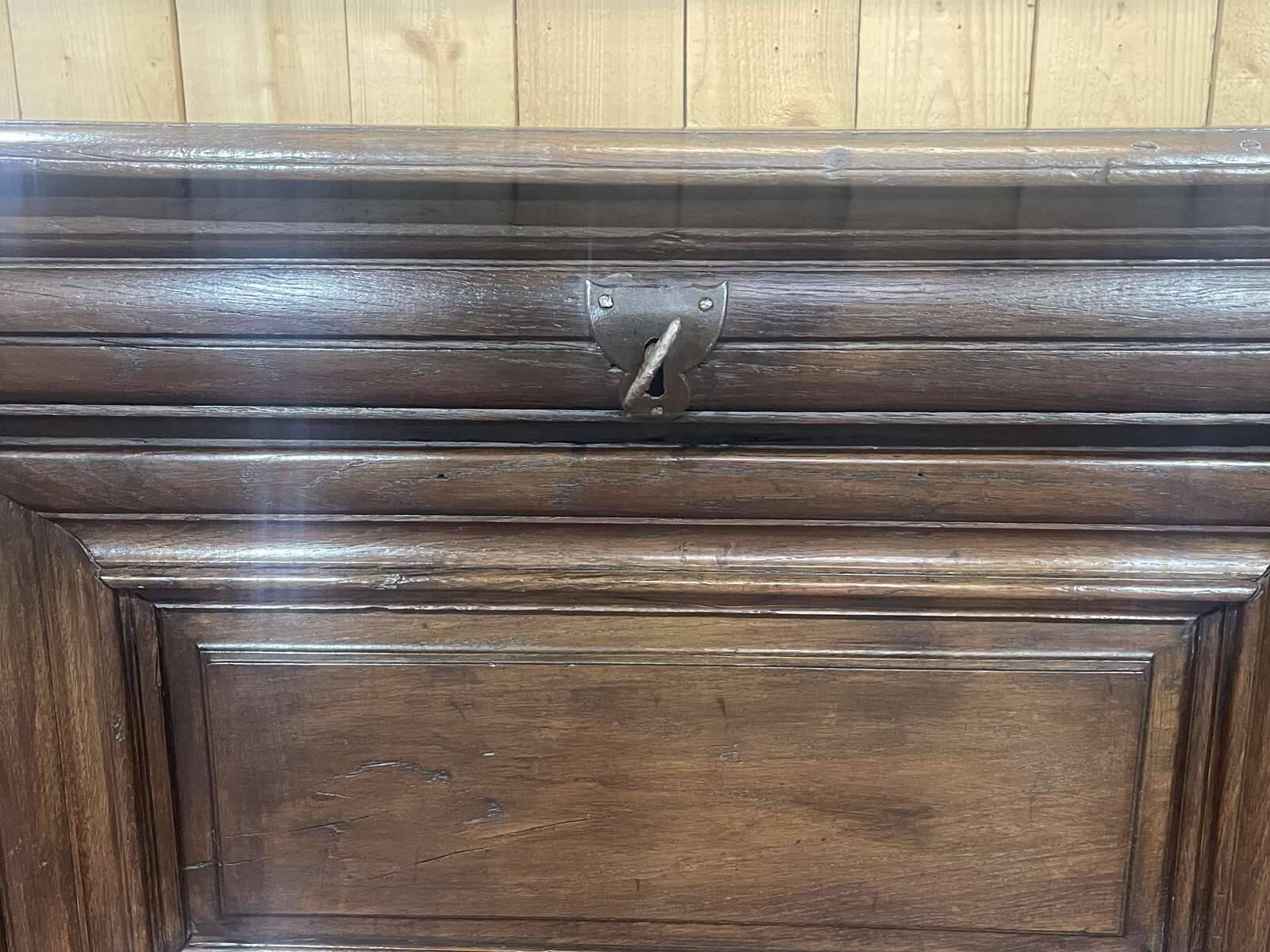 Large 18th century oak chest